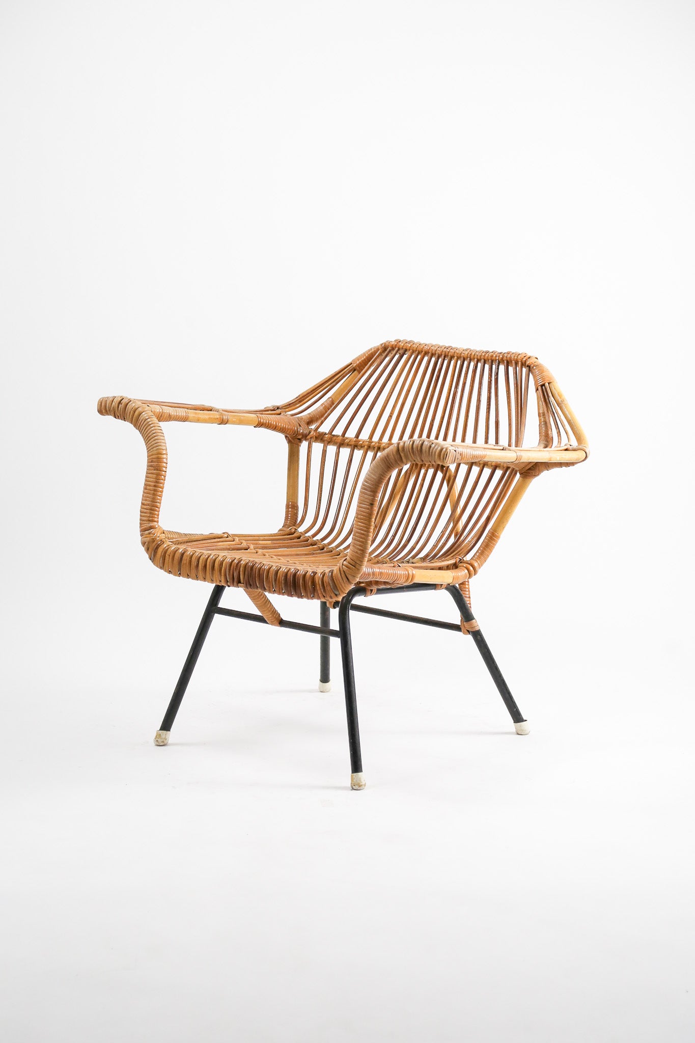 ラタン アームチェア ミッドセンチュリー ブラウン Rattan Armchair / ラタン アームチェア – STORE IN FACTORY Online