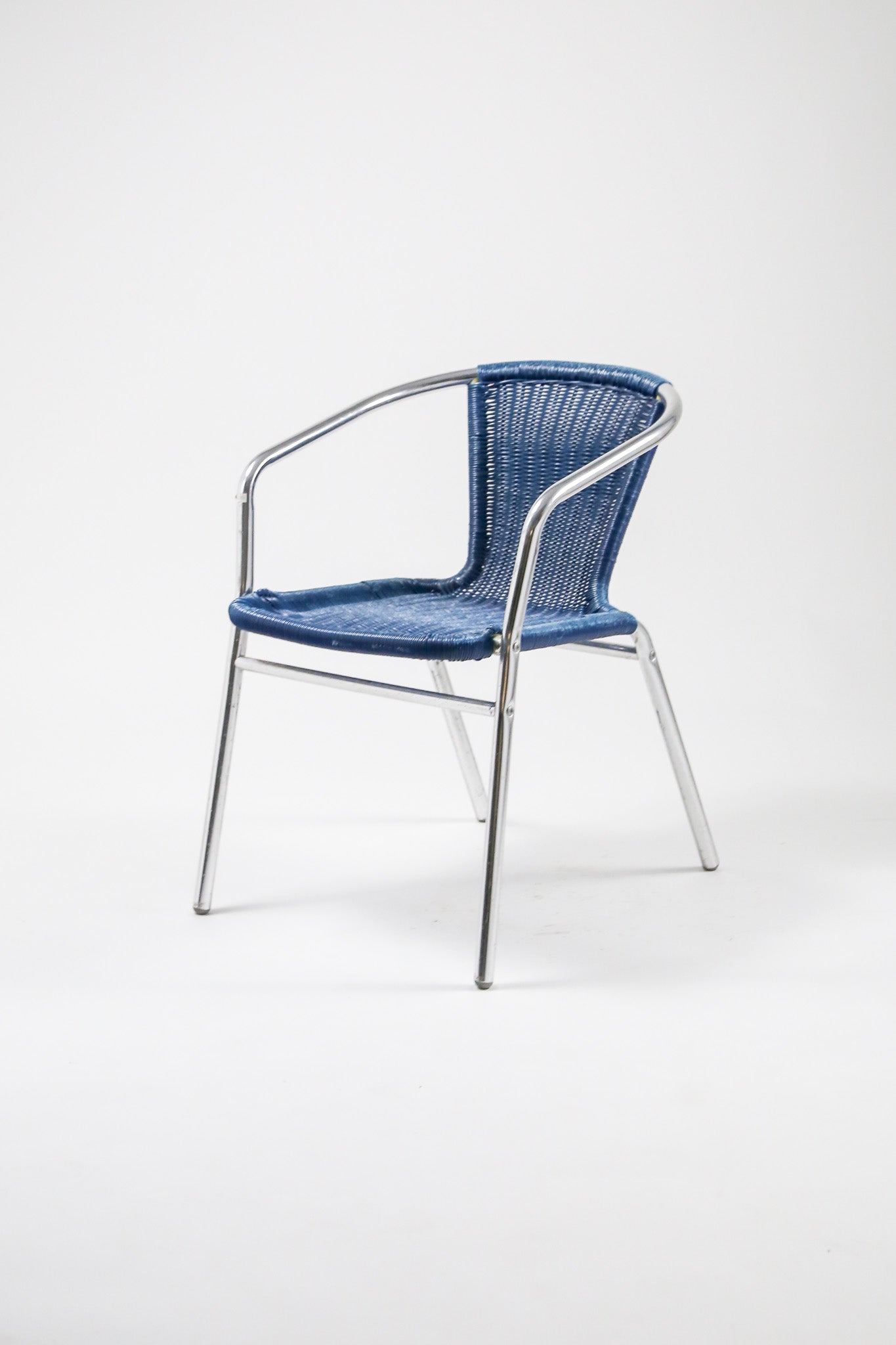 Blue Vinyl Woven Armchair / ビニール編みアームチェア – STORE IN