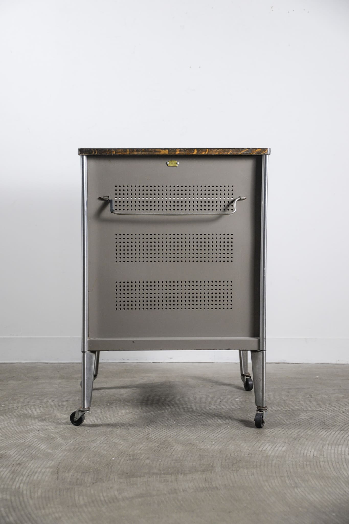 Medical Cabinet by Raymond Loewy for Hill-Rom / レイモンド・ローウィ ヒルロム社 メディカルキャビネット