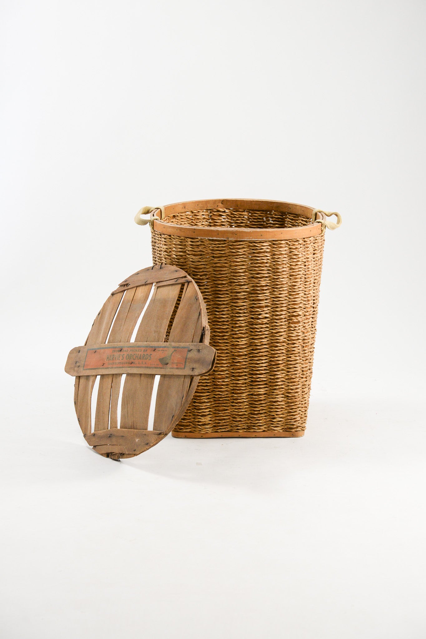Woven Orchard Basket with Harvie's Orchards Lid / ハービーズ