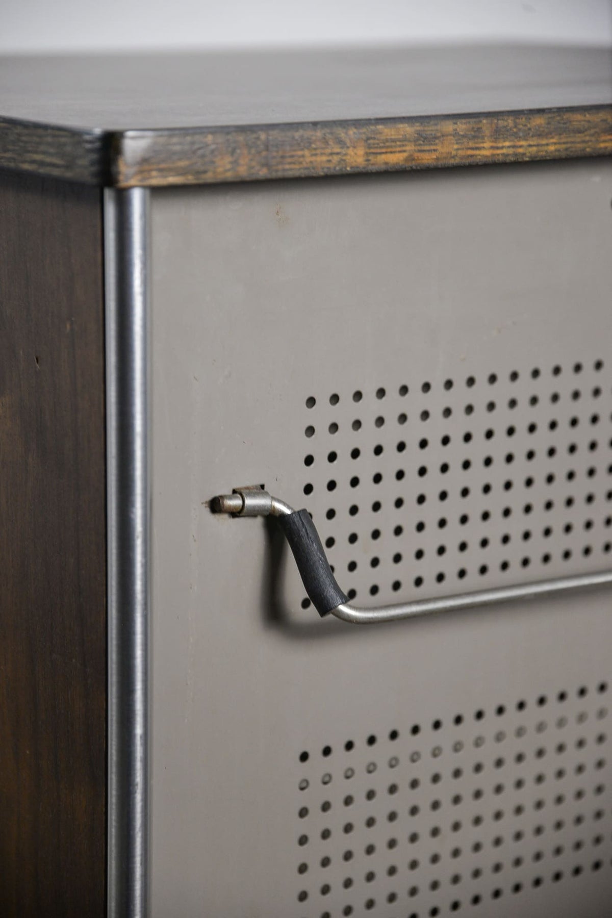 Medical Cabinet by Raymond Loewy for Hill-Rom / レイモンド・ローウィ ヒルロム社 メディカルキャビネット