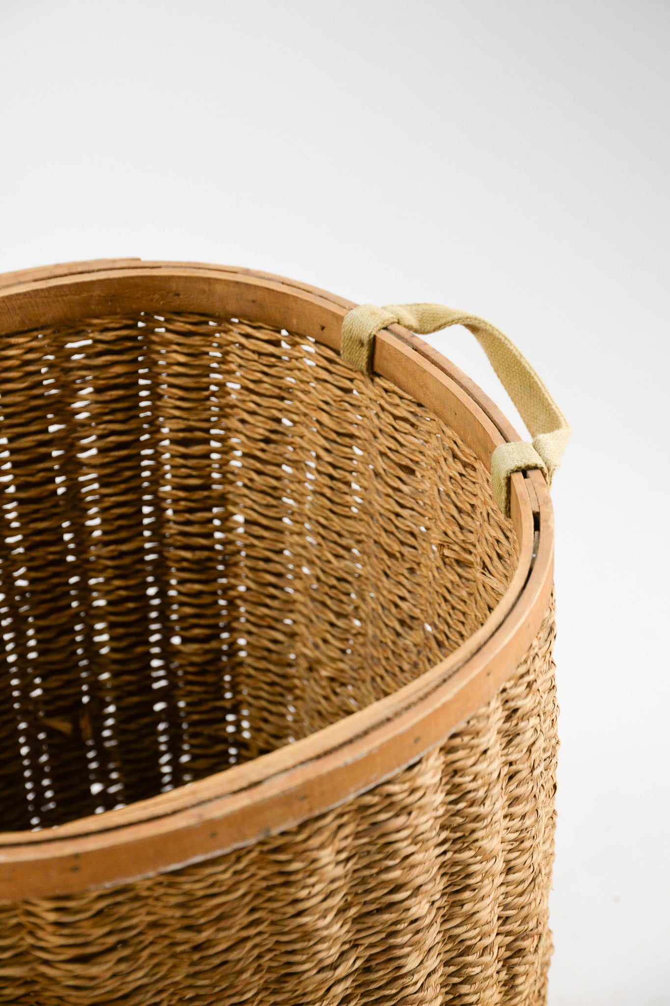 Woven Orchard Basket with Harvie's Orchards Lid / ハービーズ