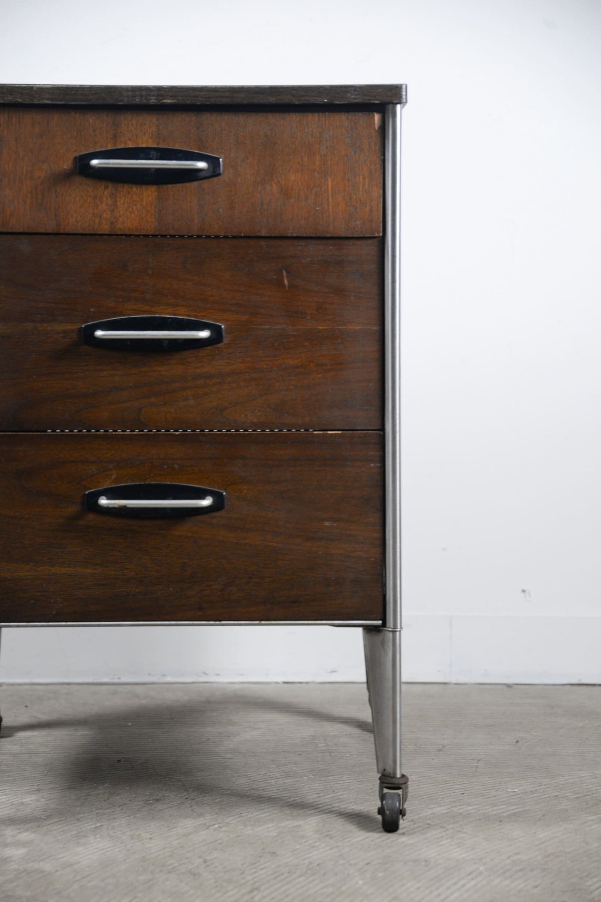 Medical Cabinet by Raymond Loewy for Hill-Rom / レイモンド・ローウィ ヒルロム社 メディカルキャビネット