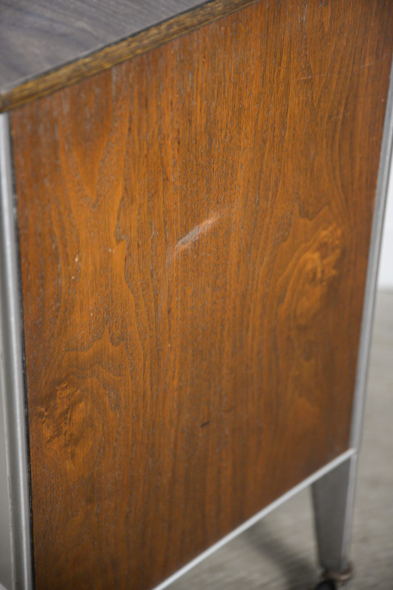 Medical Cabinet by Raymond Loewy for Hill-Rom / レイモンド・ローウィ ヒルロム社 メディカルキャビネット