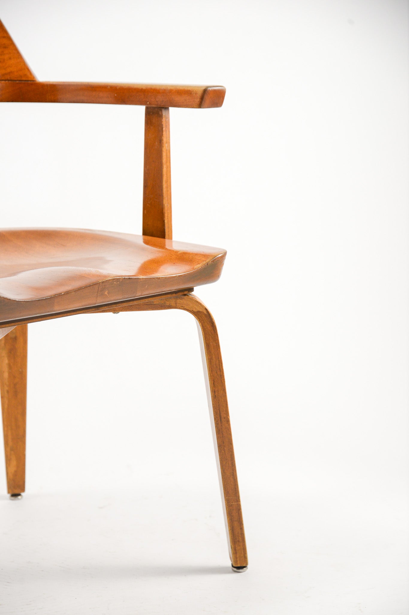 Walter Gropius Thonet W199 Chair / 木製アームチェア ワルターグロピウス
