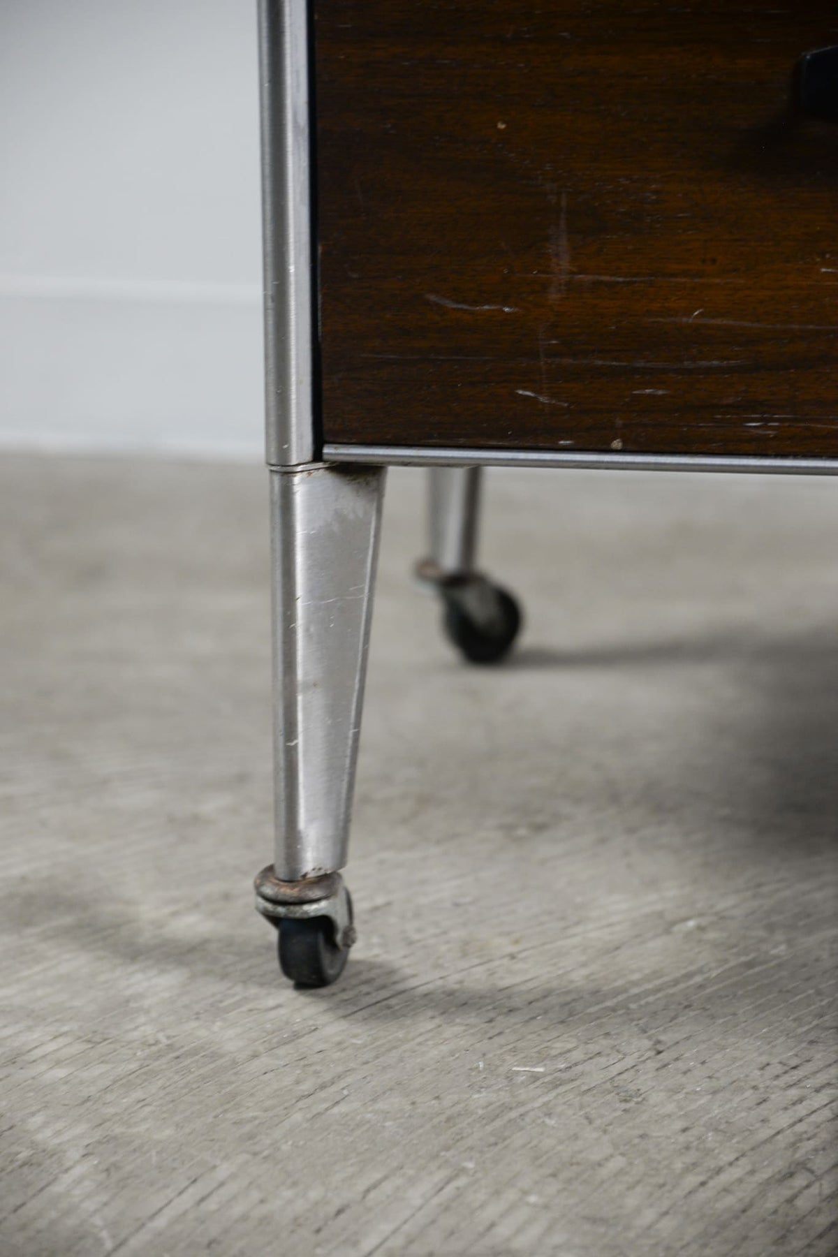 Medical Cabinet by Raymond Loewy for Hill-Rom / レイモンド・ローウィ ヒルロム社 メディカルキャビネット