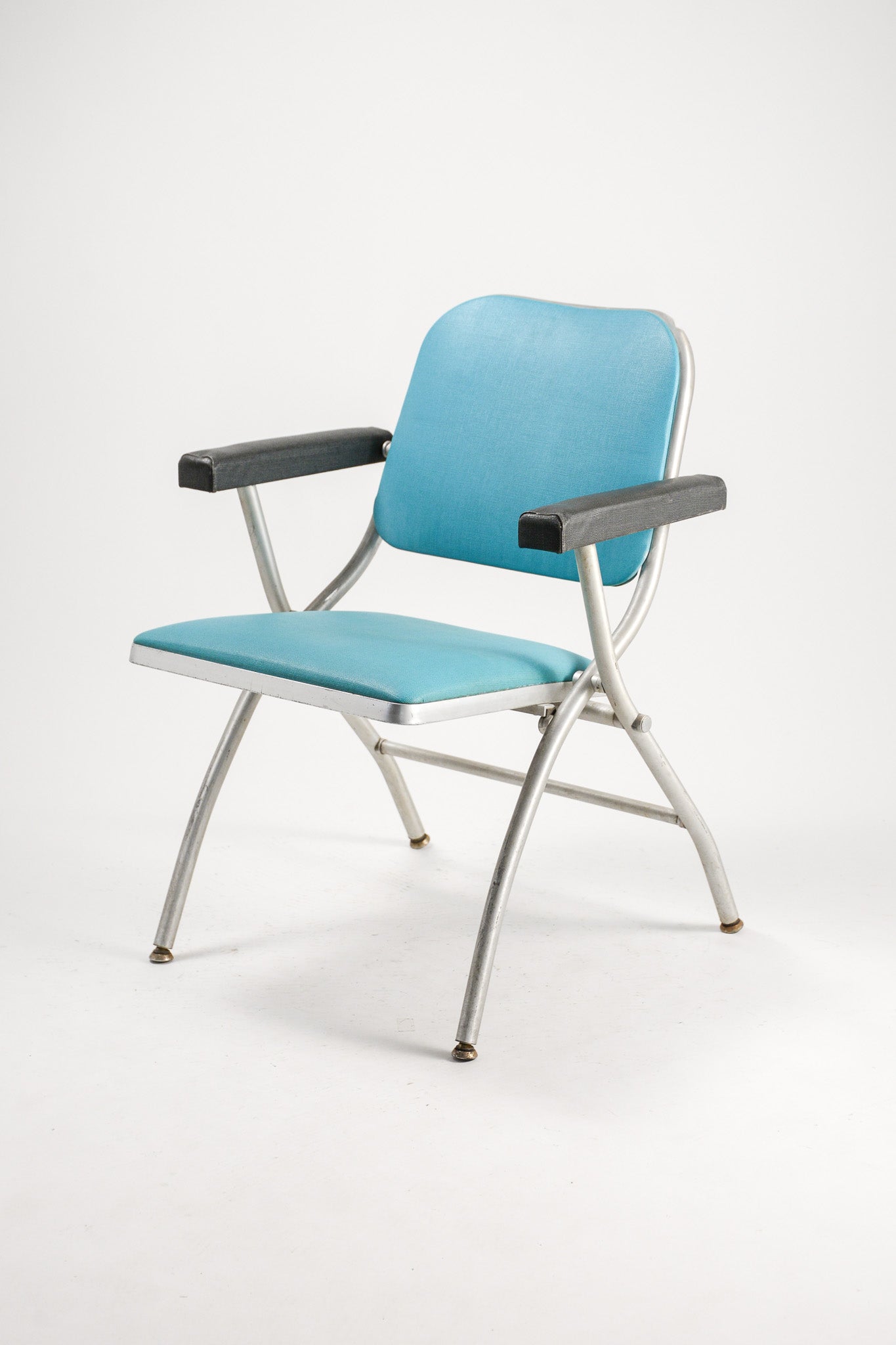 Folding Chair with Black Arms / 黒アーム 折りたたみイス
