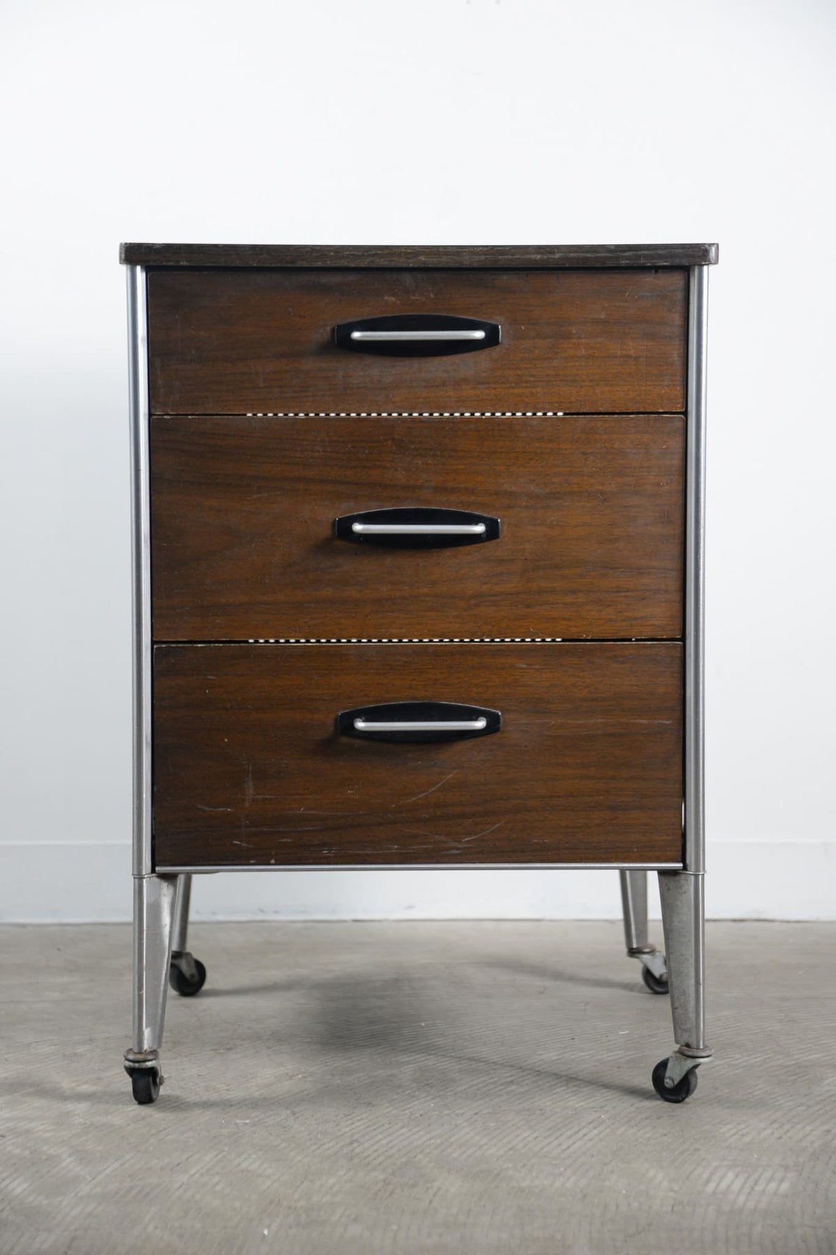 Medical Cabinet by Raymond Loewy for Hill-Rom / レイモンド・ローウィ ヒルロム社 メディカルキャビネット