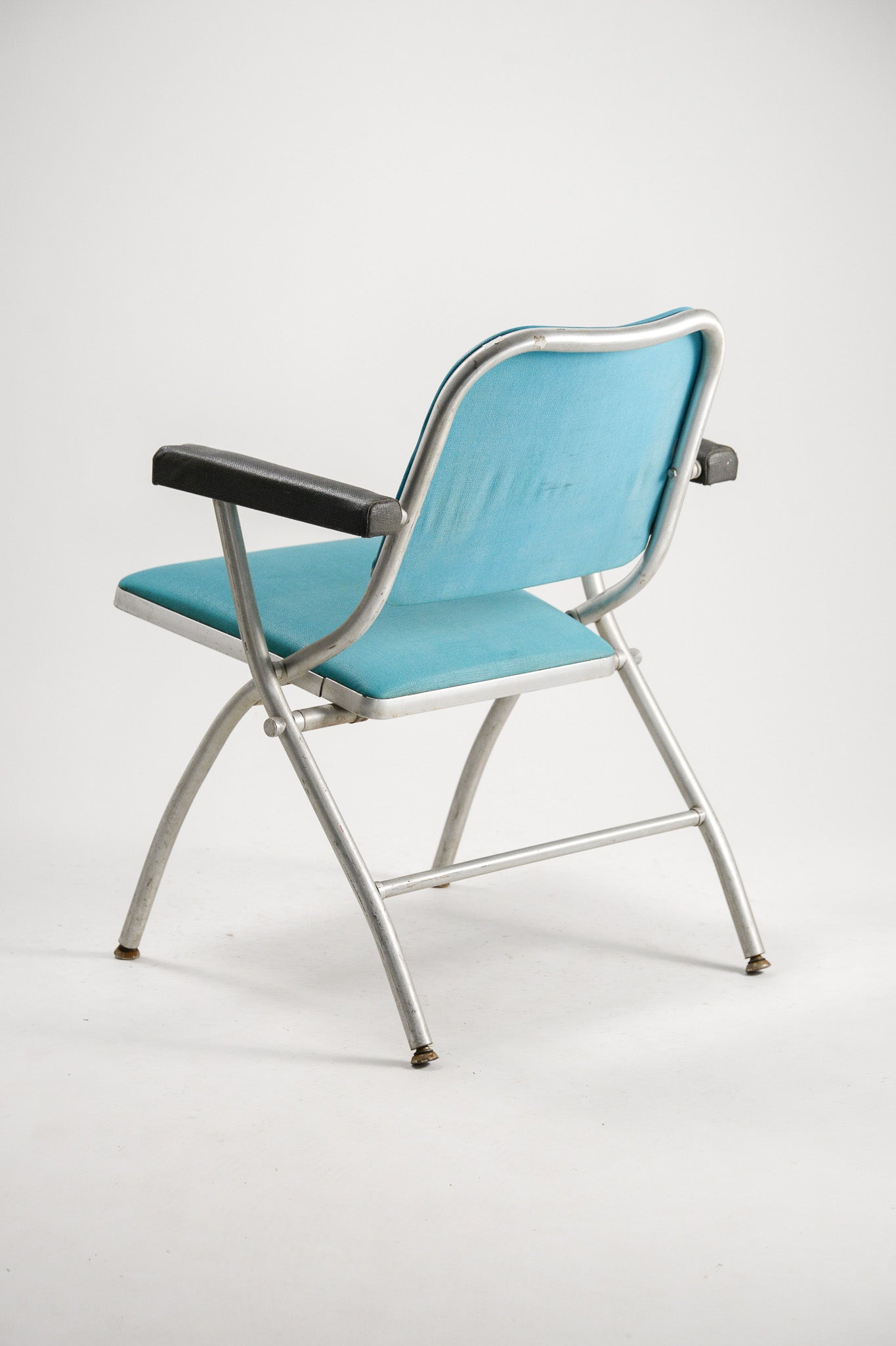 Folding Chair with Black Arms / 黒アーム 折りたたみイス