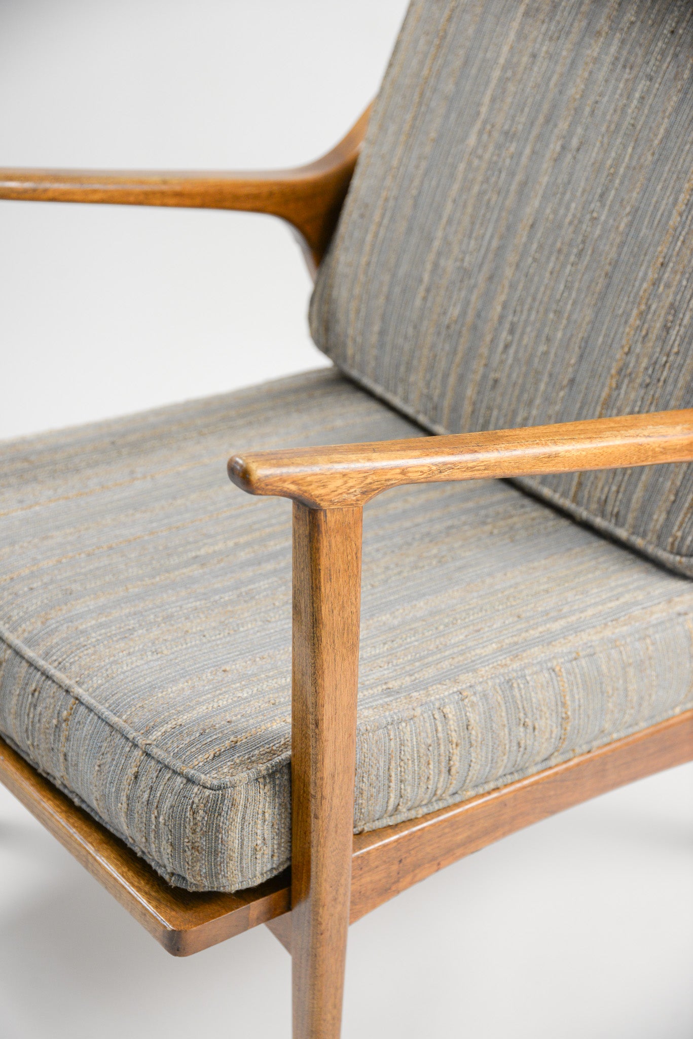 High Back Lounge Chair / ハイバック ラウンジチェア