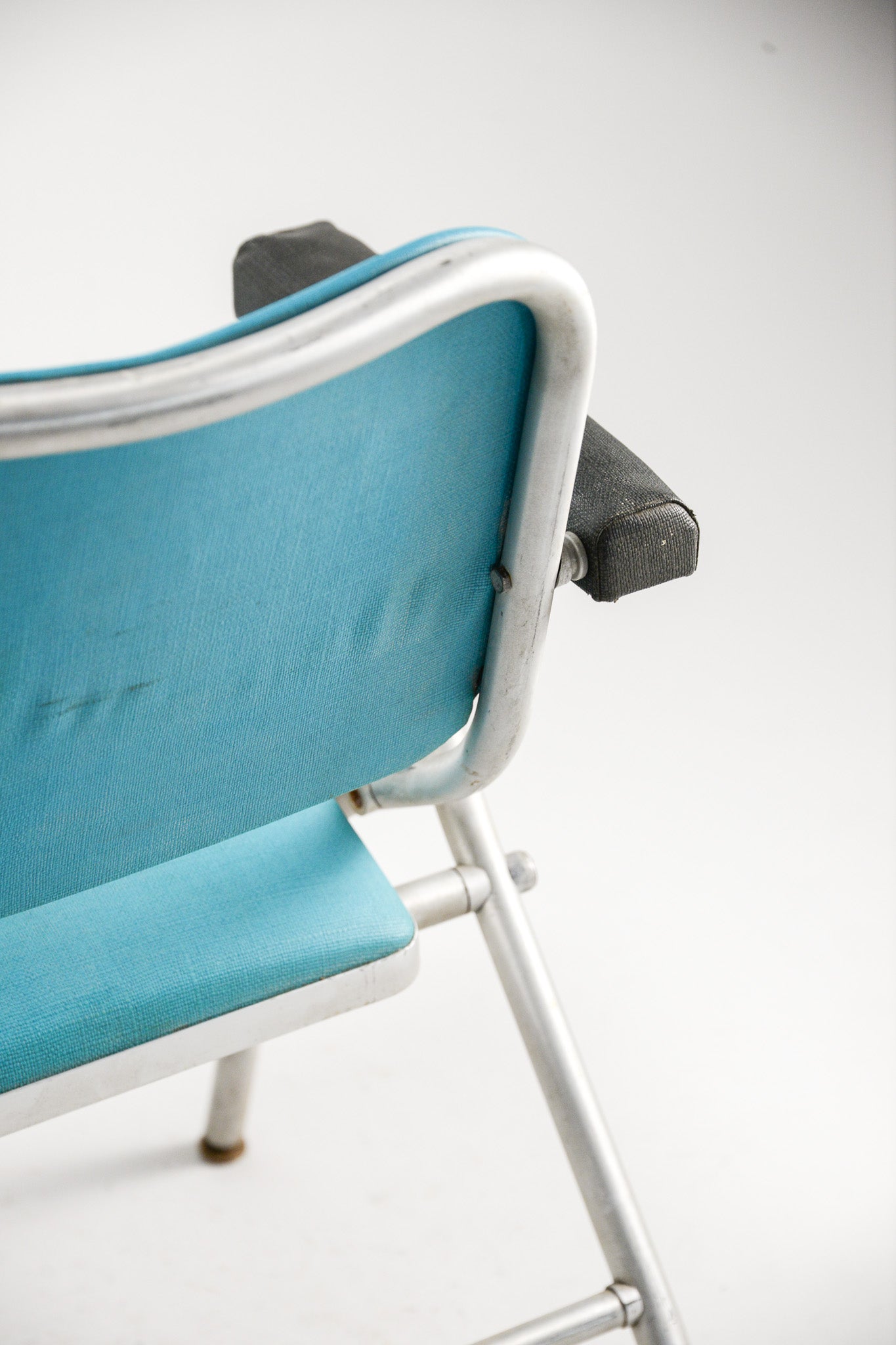 Folding Chair with Black Arms / 黒アーム 折りたたみイス