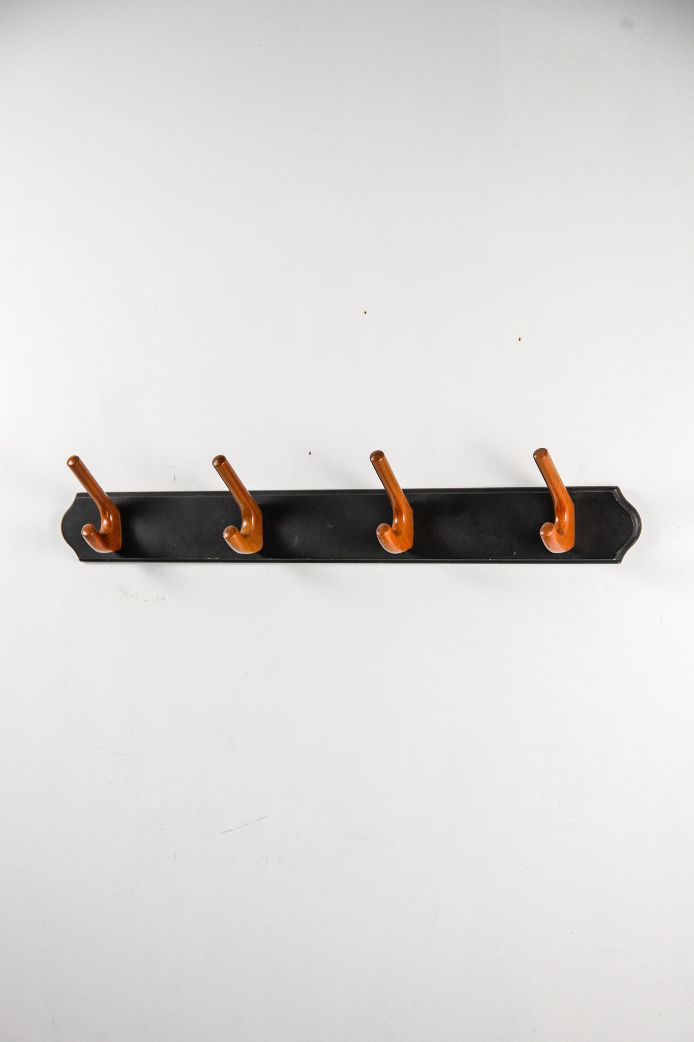 4-Hook Wall Rack / 4連壁かけコートフック