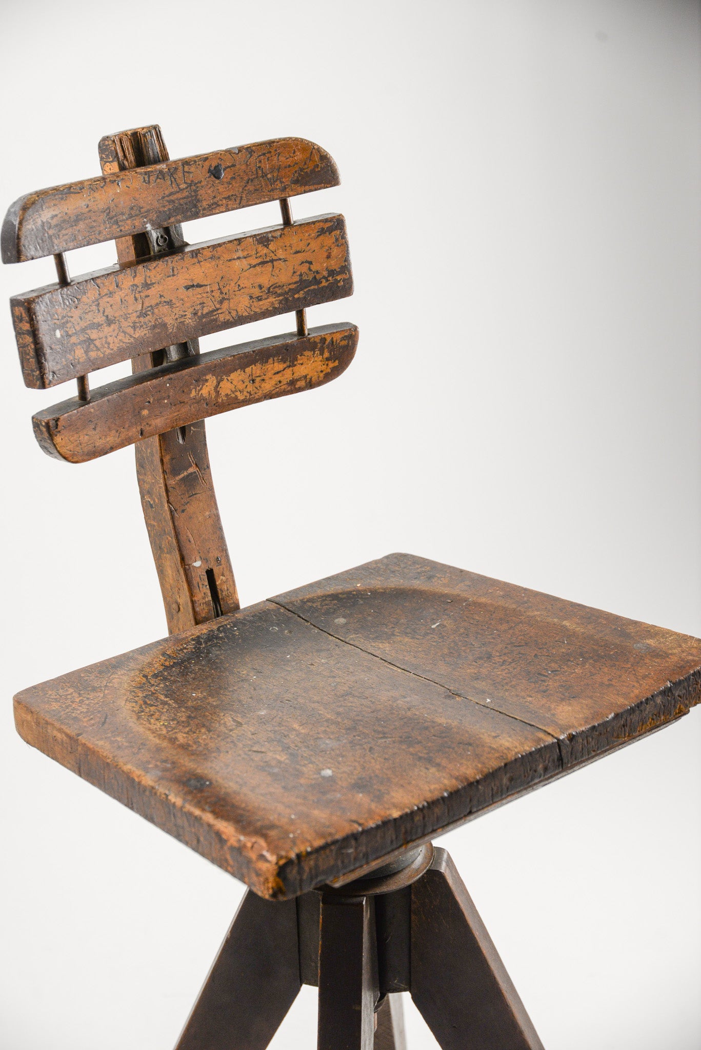 Drafting Chair / 木製ドラフティングチェア