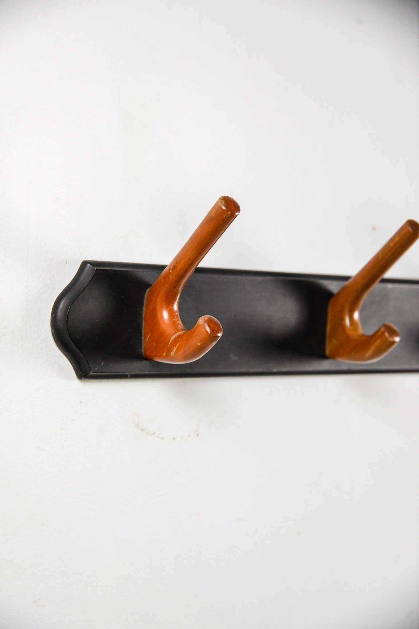 4-Hook Wall Rack / 4連壁かけコートフック