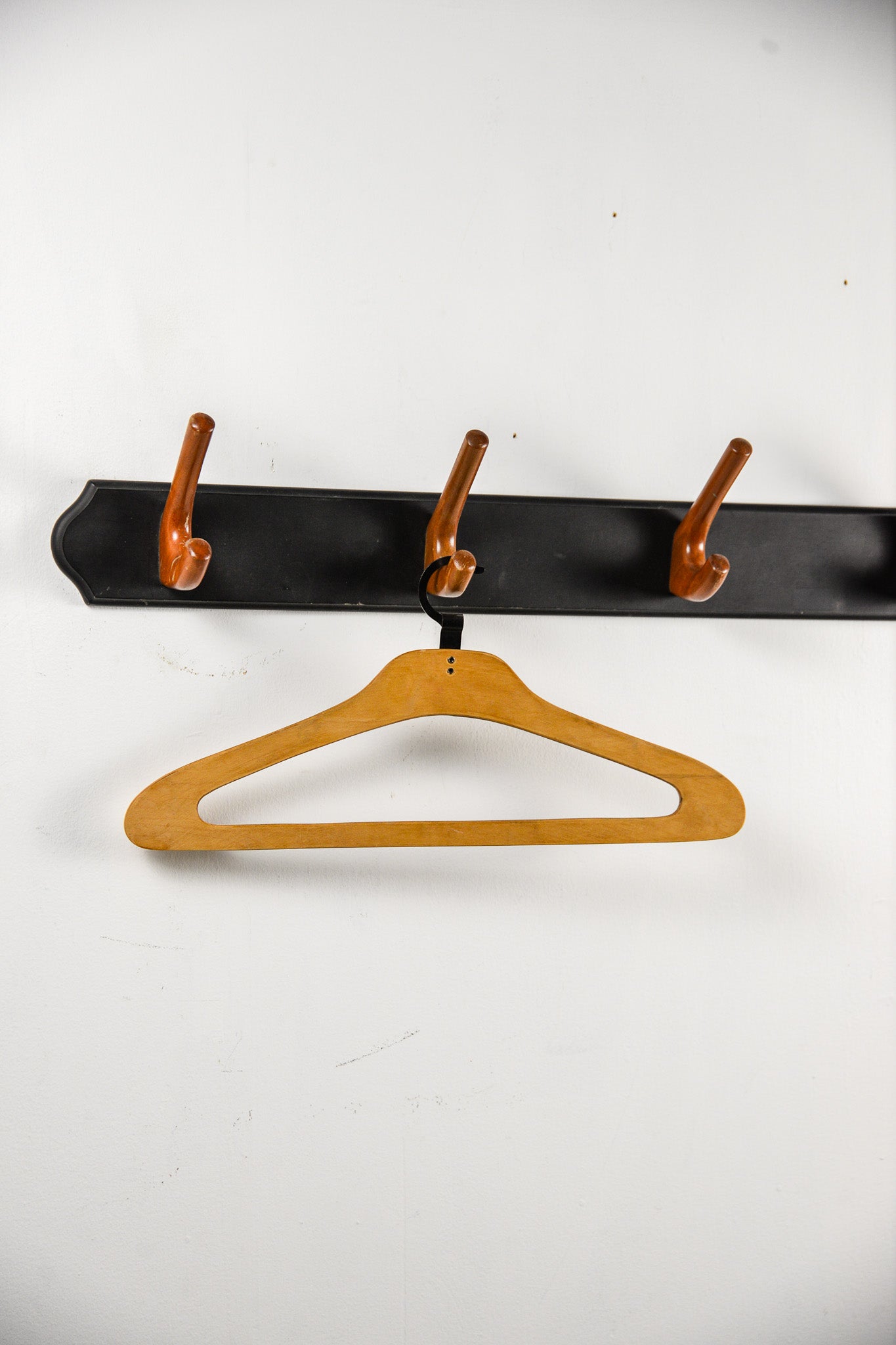 4-Hook Wall Rack / 4連壁かけコートフック