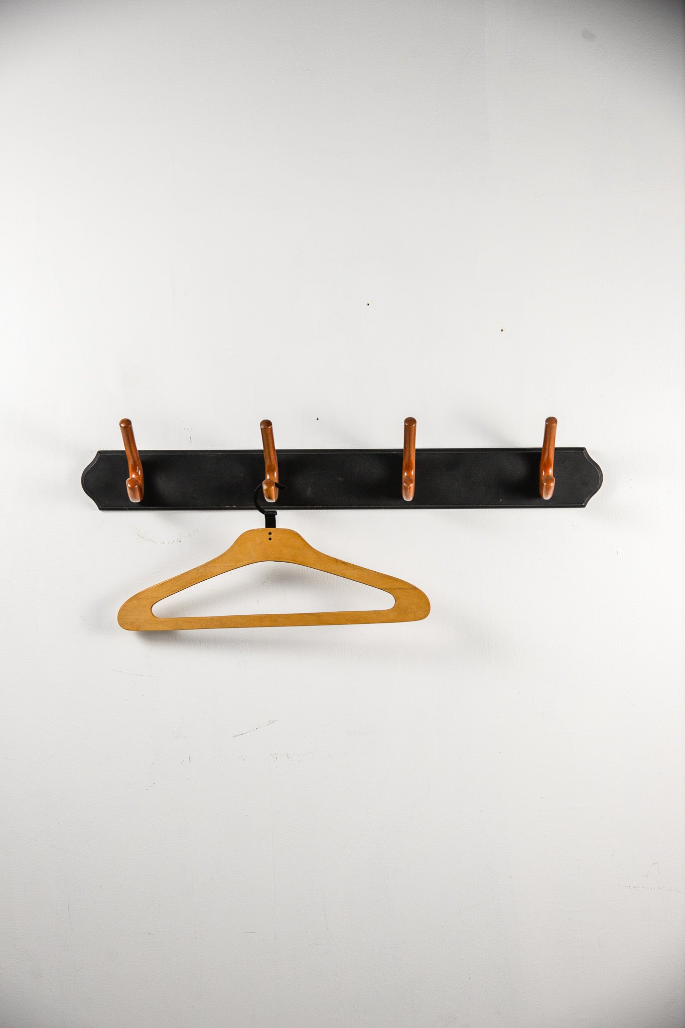 4-Hook Wall Rack / 4連壁かけコートフック