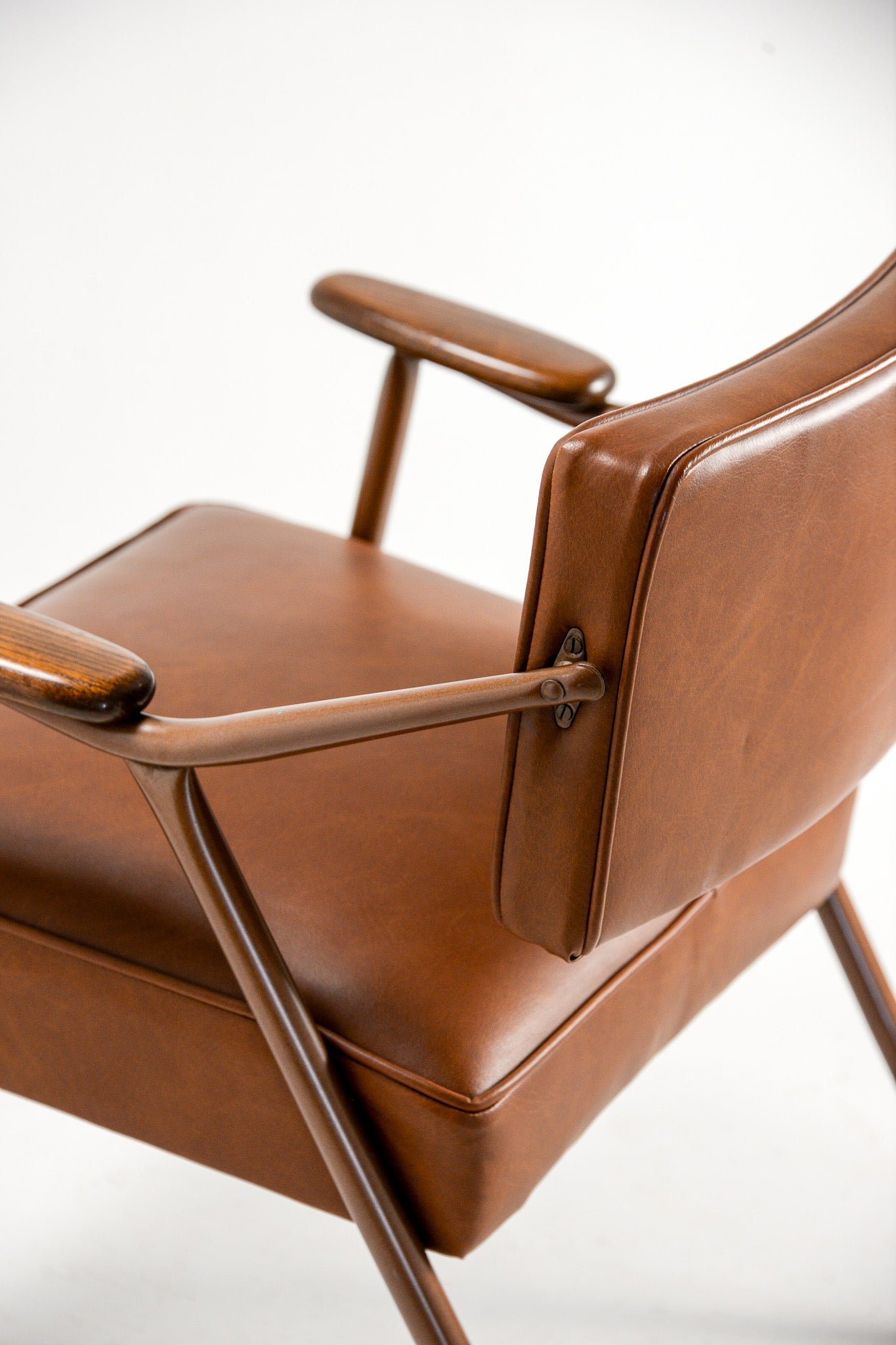 Brown Leather & Wood Armchair / 茶レザー×木製アームチェア