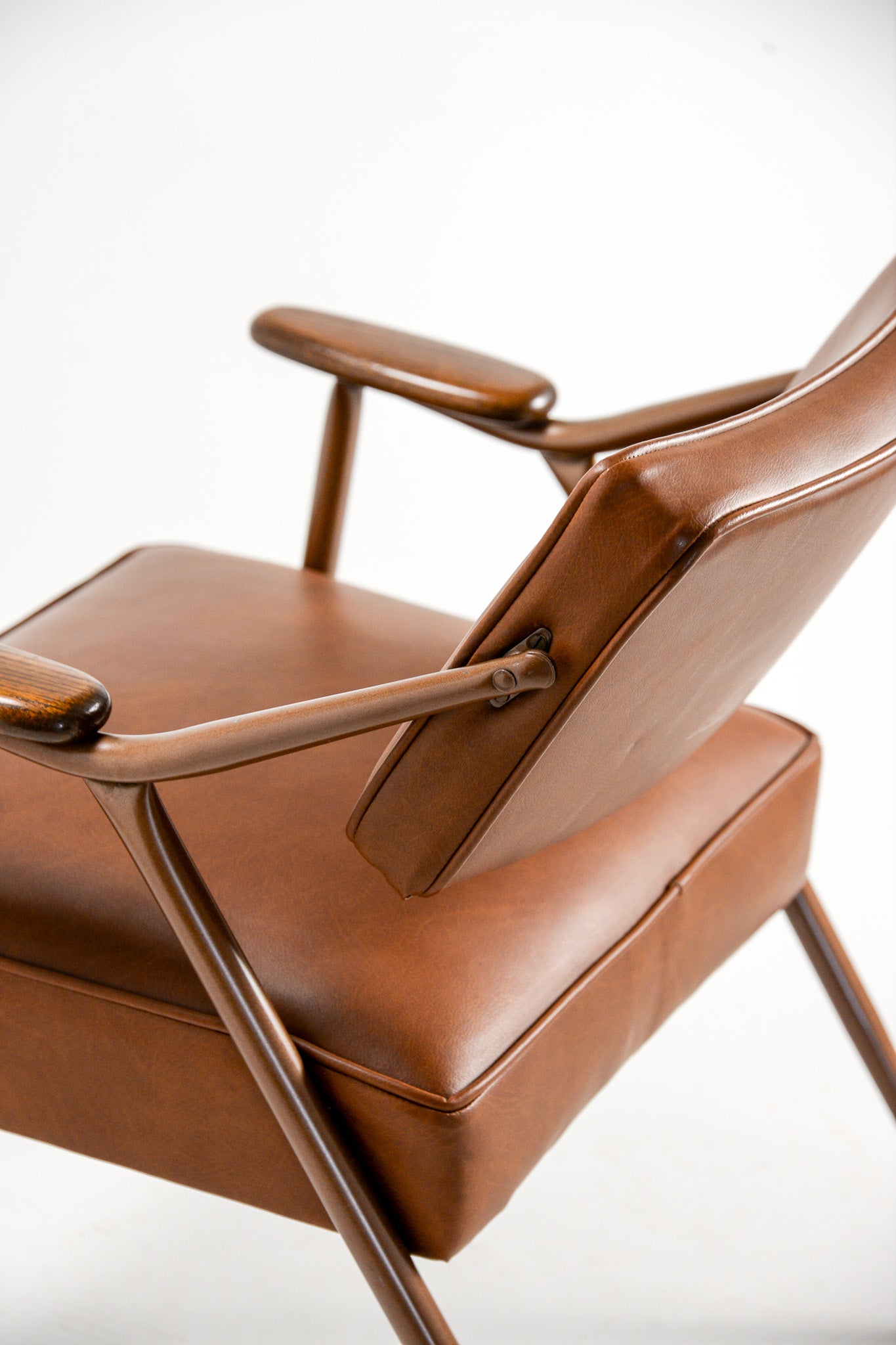 Brown Leather & Wood Armchair / 茶レザー×木製アームチェア – STORE