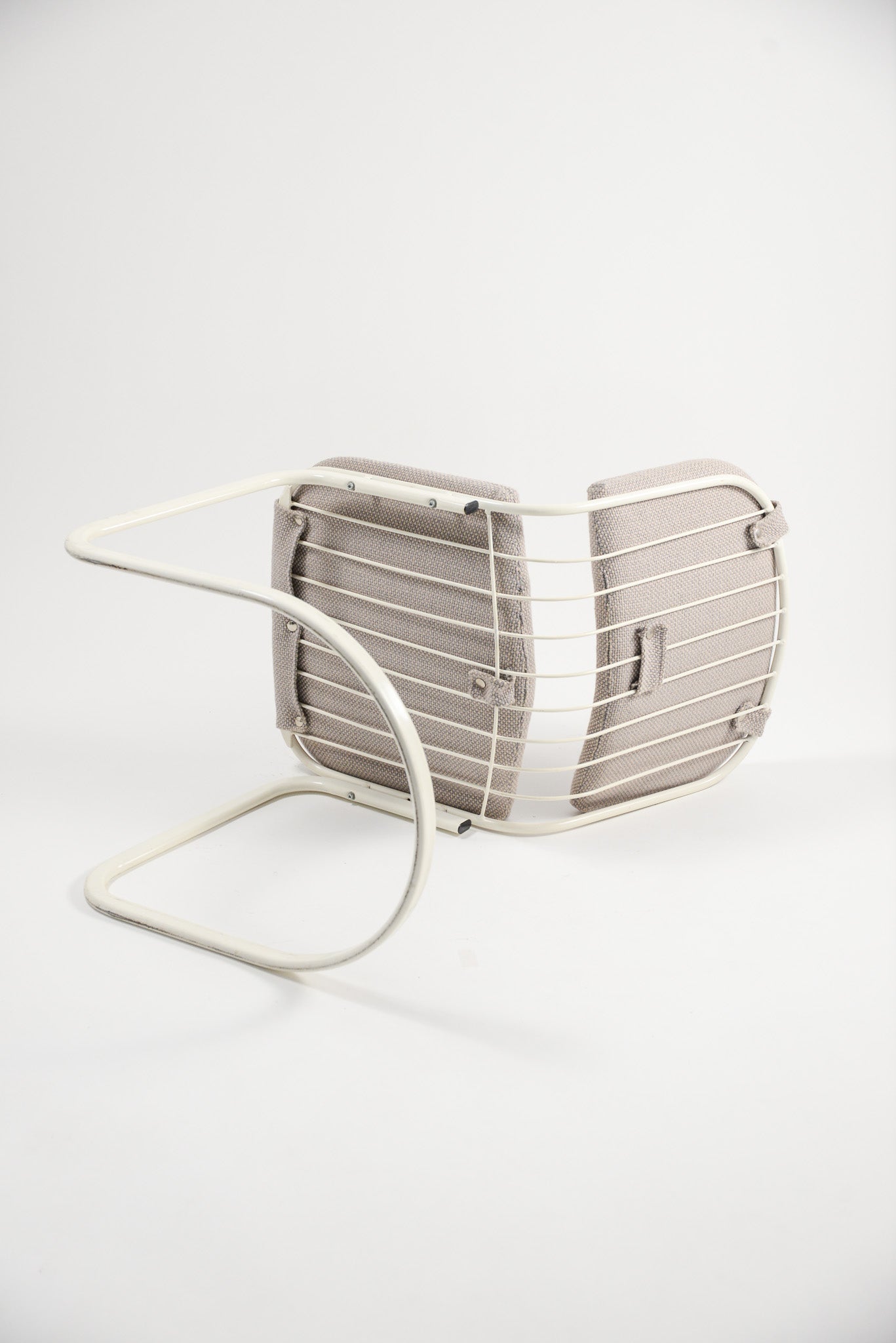 White Wire Cantilever Chair / ホワイトワイヤー カンチレバーチェア