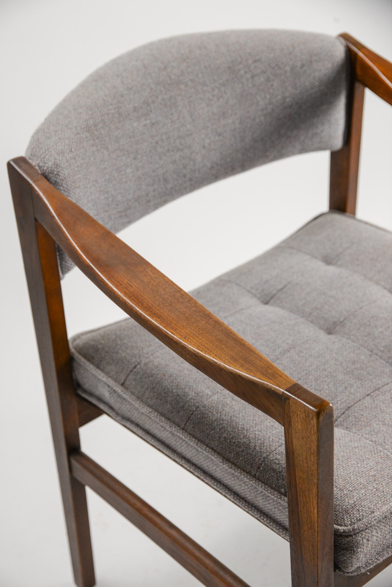 Gray Fabric Armchair / グレー生地 アームチェア