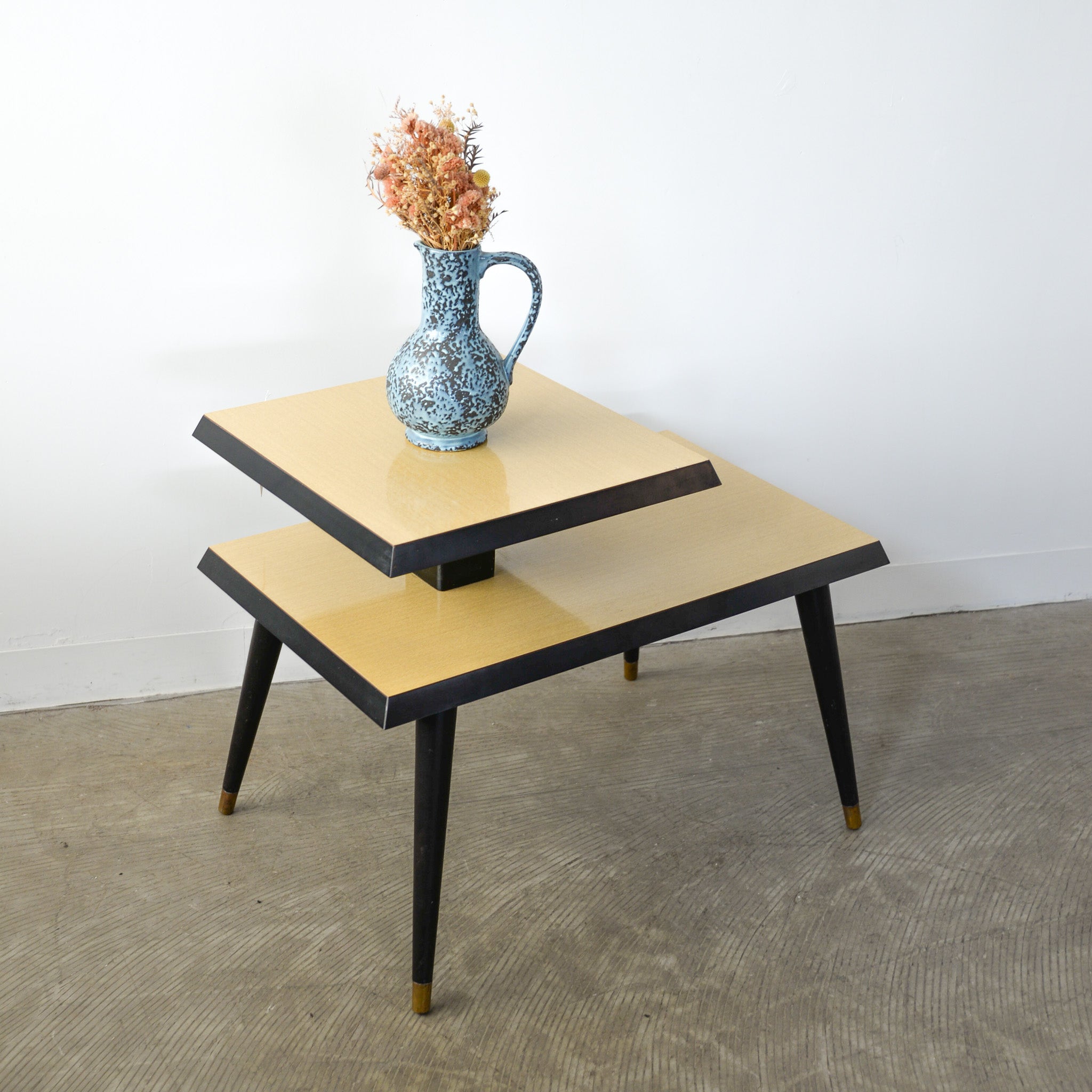 Table / Desk