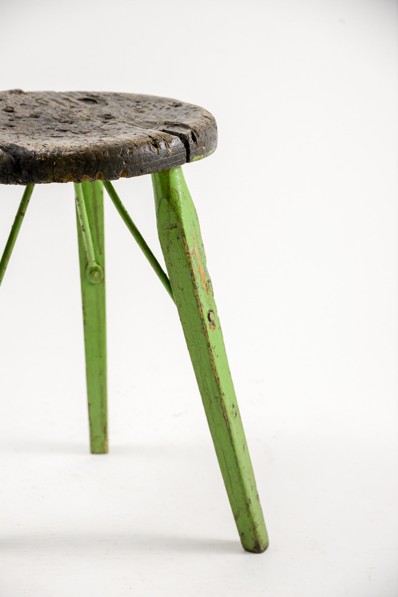Wooden Stool with Green Legs / 木製スツール（脚ミドリ）