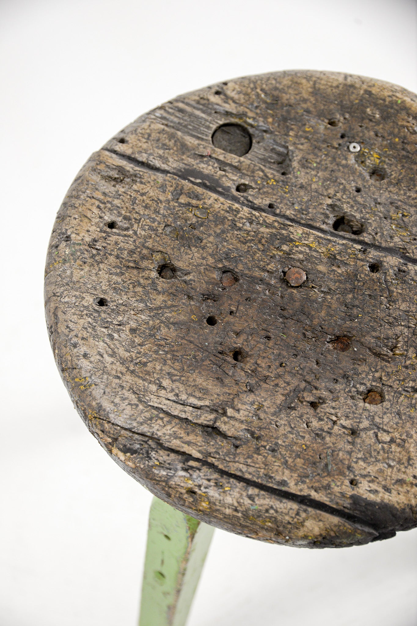 Wooden Stool with Green Legs / 木製スツール（脚ミドリ）