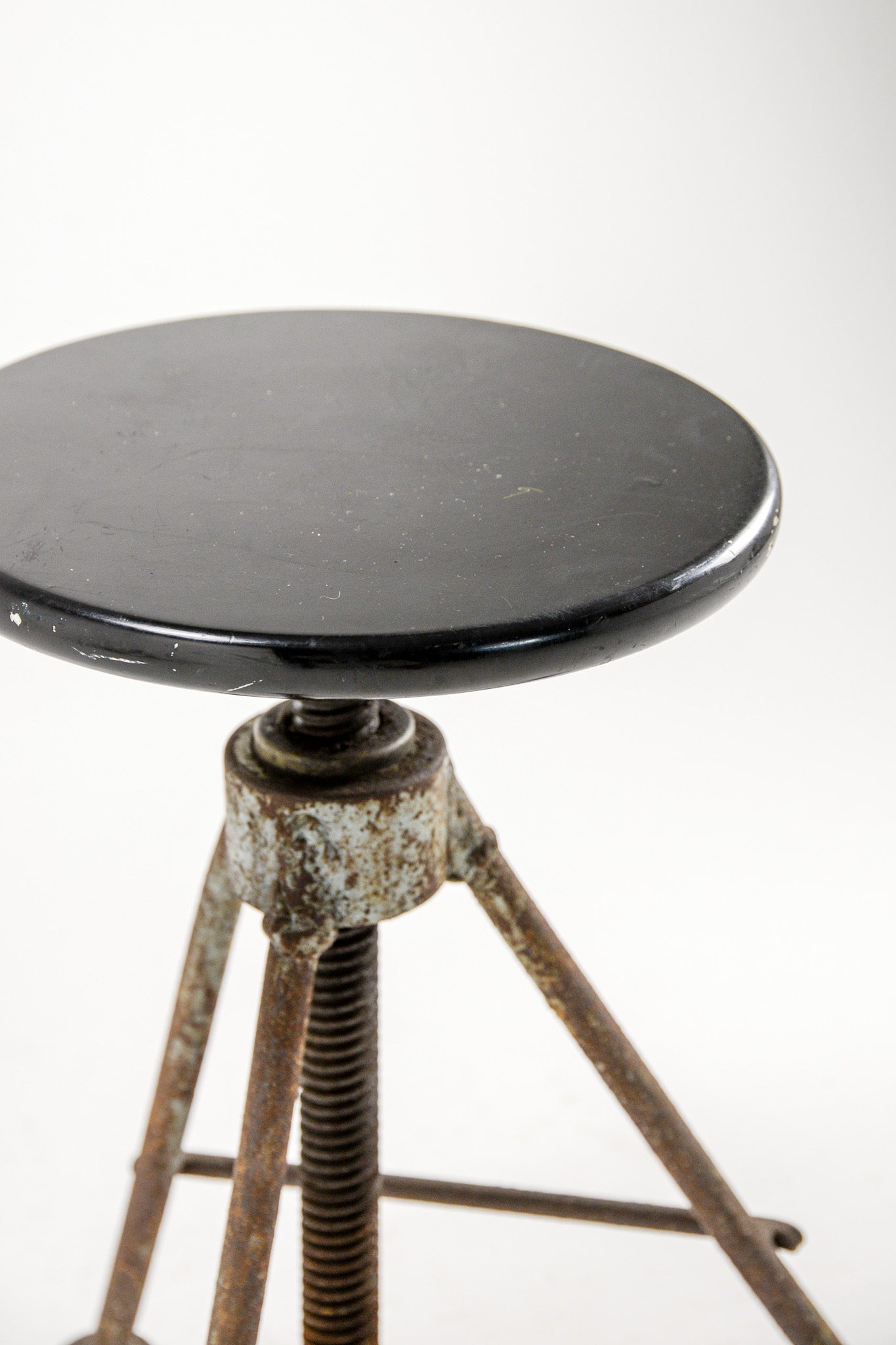 Industrial Height Adjustable Stool / 黒天板スツール（脚メタル・昇降）