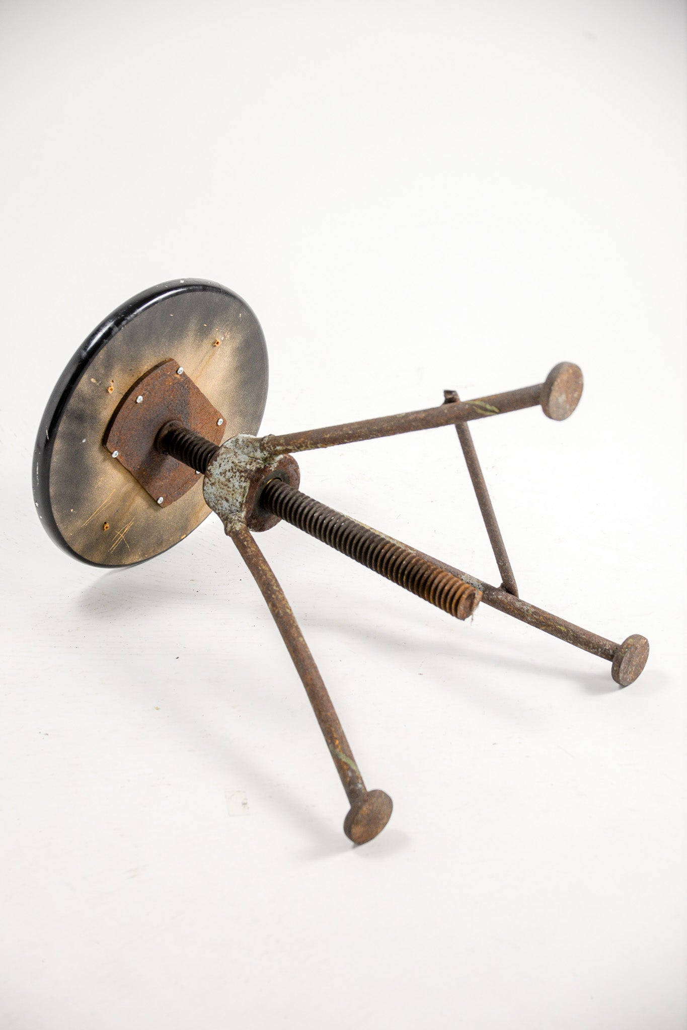 Industrial Height Adjustable Stool / 黒天板スツール（脚メタル・昇降）