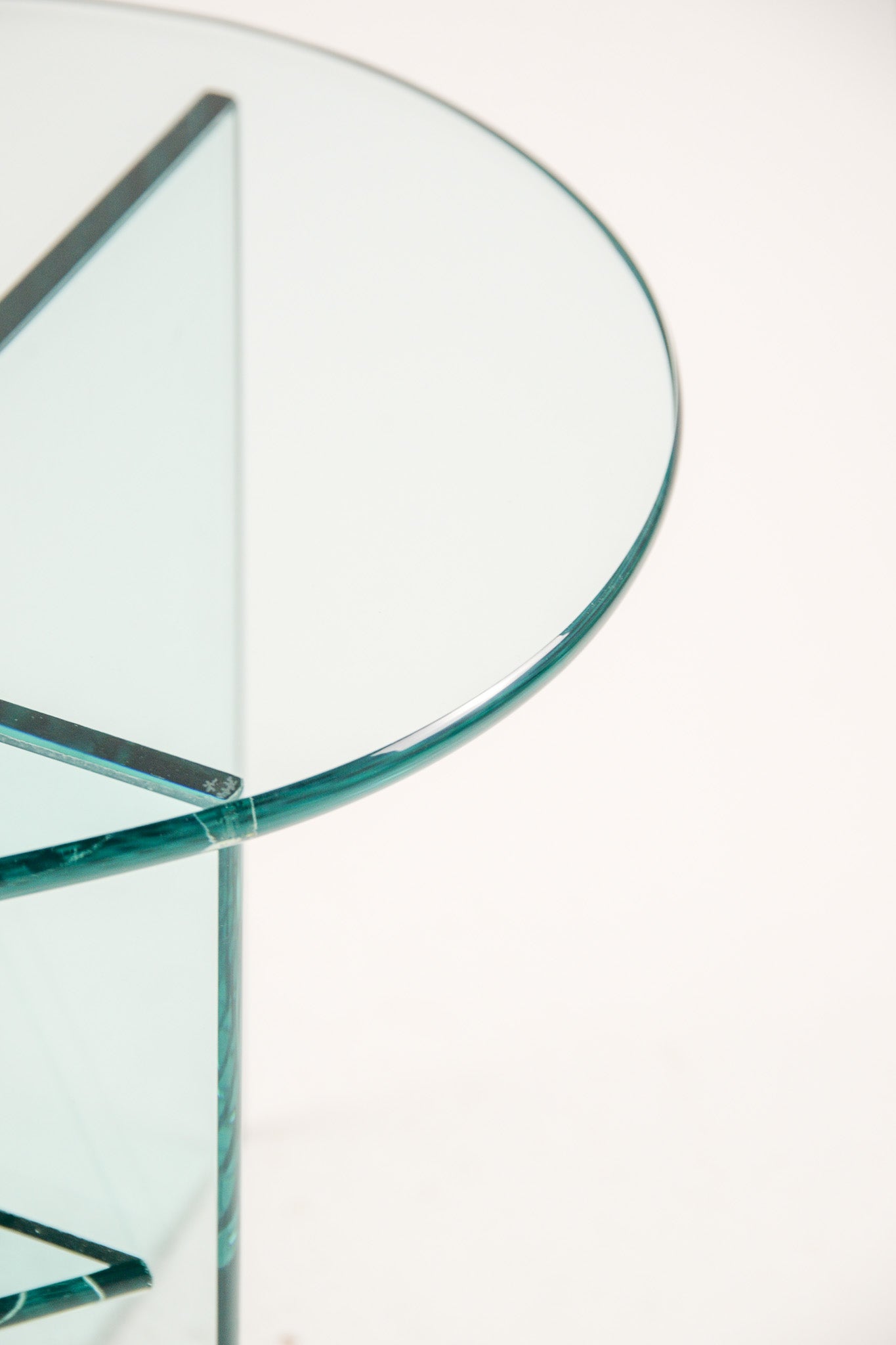 Glass Side Table / ガラスのサイドテーブル