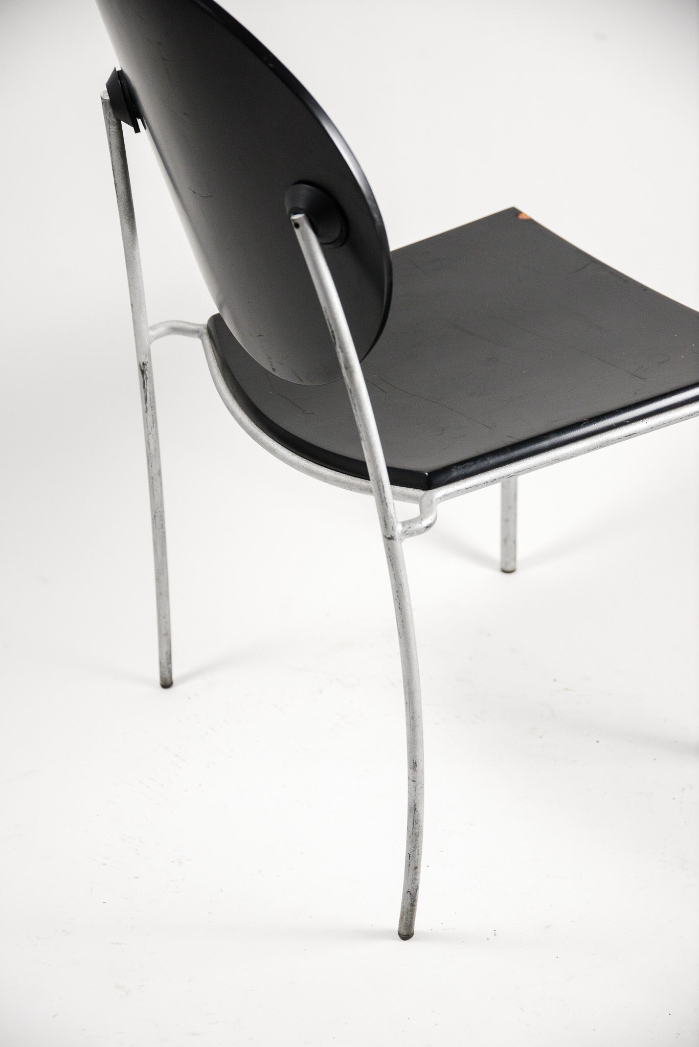 "Vik-Ter 1 Dining Chair" by Dakota Jackson / "ヴィクター 1" ダイニングチェア