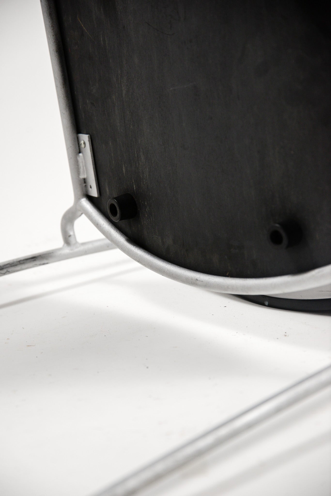 "Vik-Ter 1 Dining Chair" by Dakota Jackson / "ヴィクター 1" ダイニングチェア