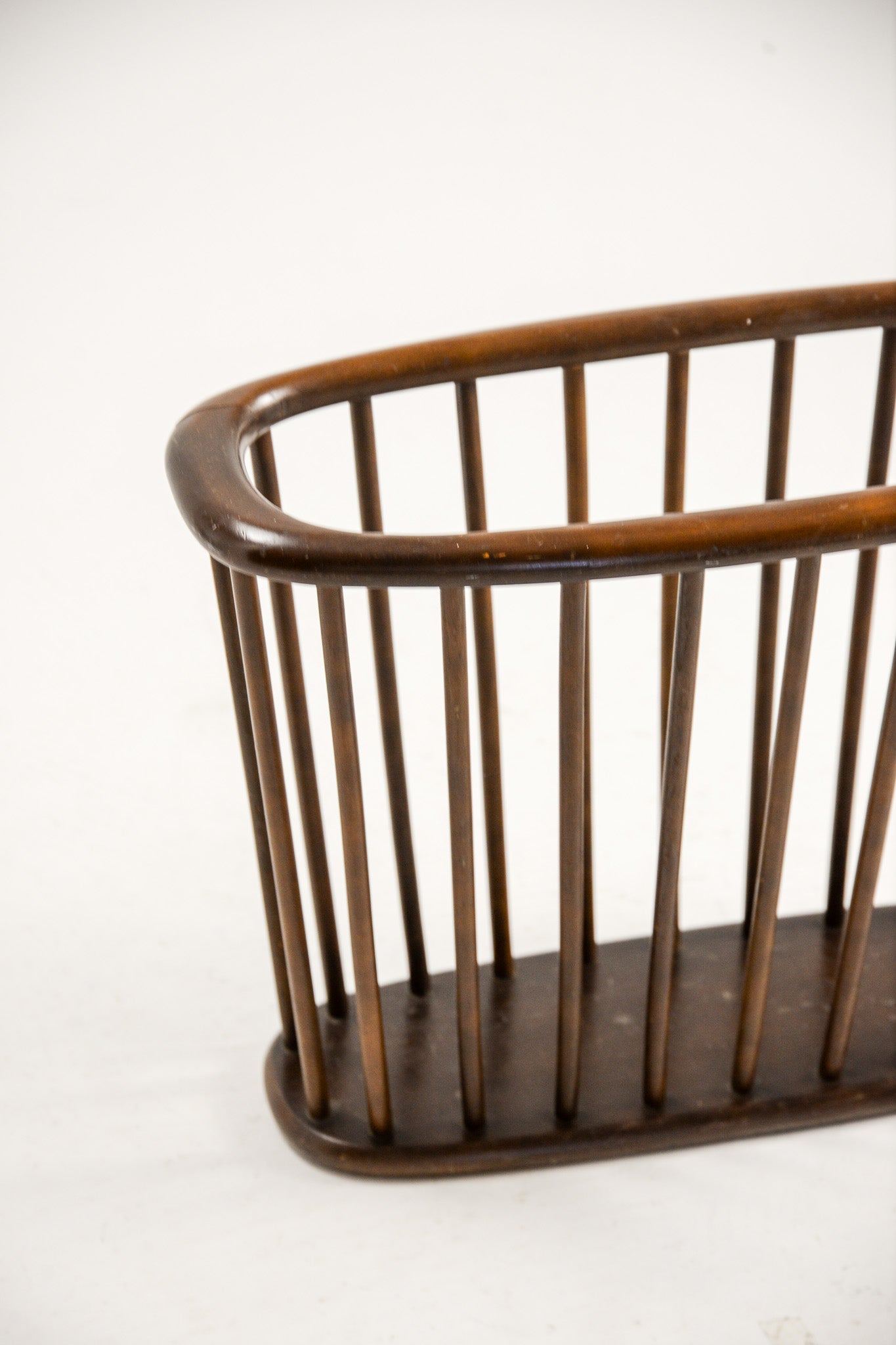 Wooden Oval Magazine Rack / 木製オーバルマガジンラック