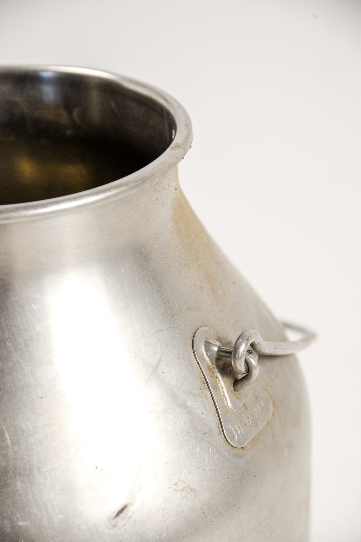 ヴィンテージ ミルク缶 Vintage Metal Milk Can with Handles / ミルク缶 取手付き – STORE IN