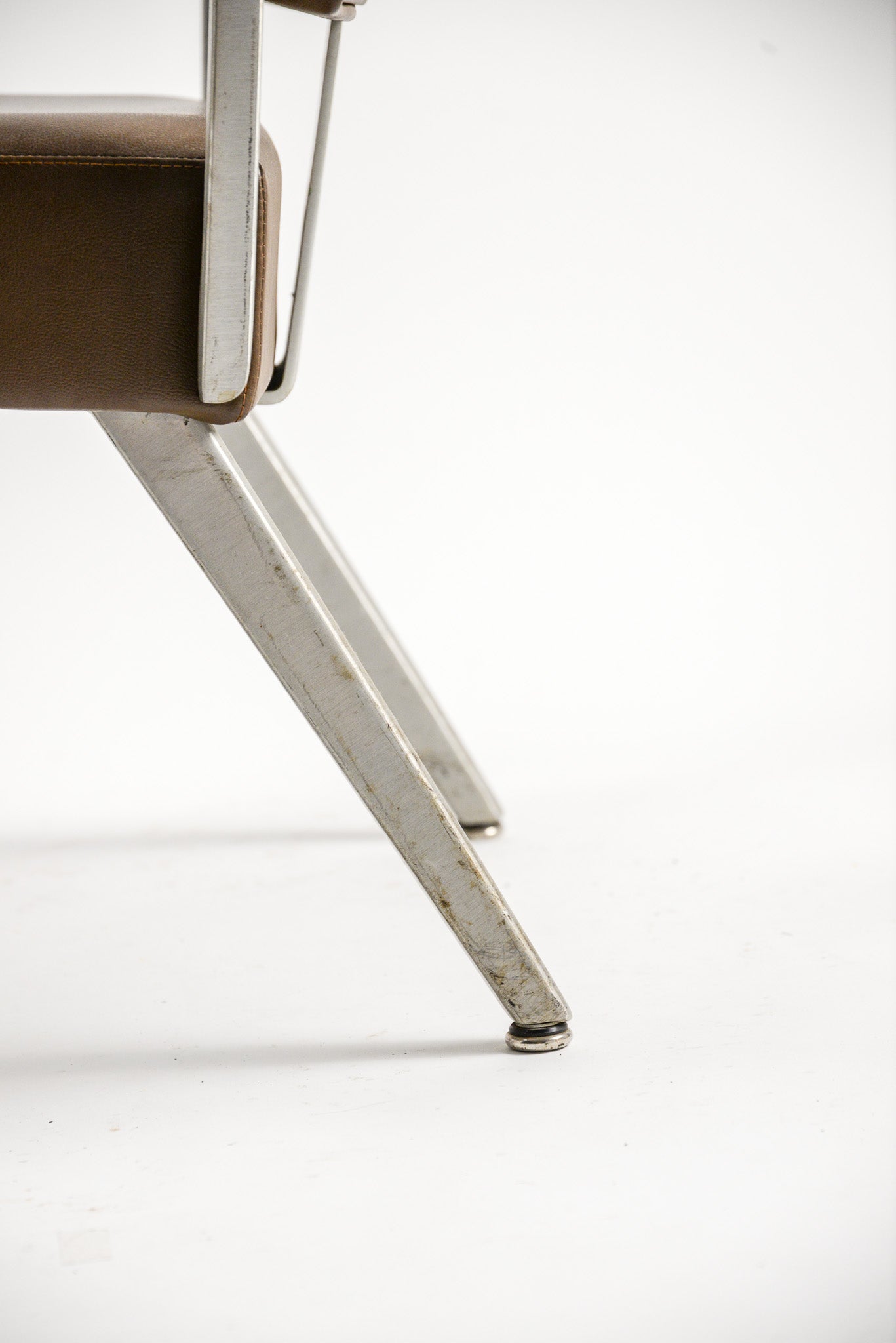 Aluminum Armchair / アルミ アームチェア