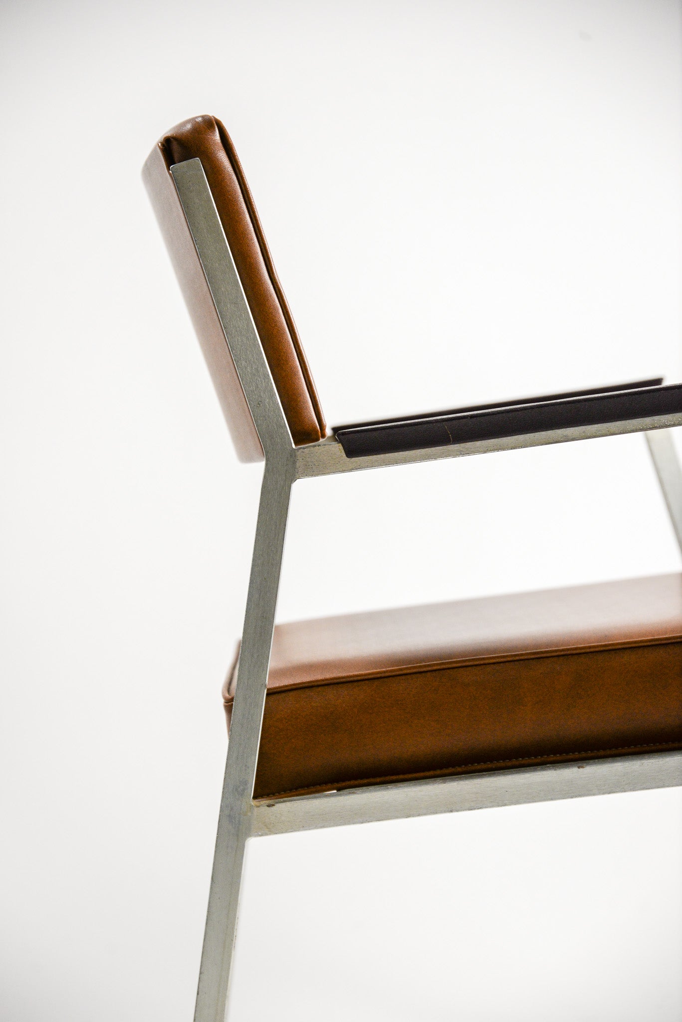Shaw-Walker Armchair  / ショーウォーカー アームチェア