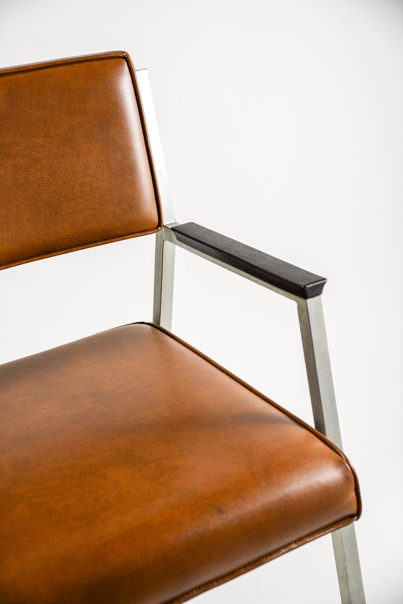 Shaw-Walker Armchair  / ショーウォーカー アームチェア