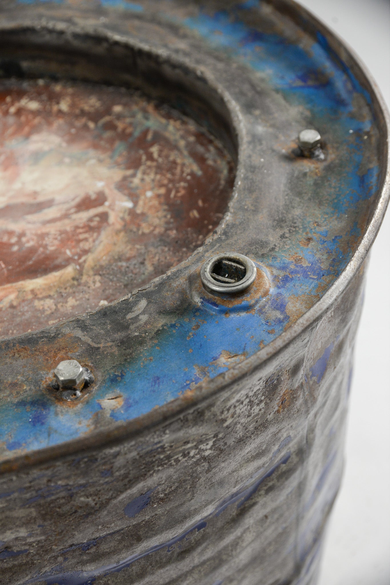 Large Metal Tin / 大きい缶