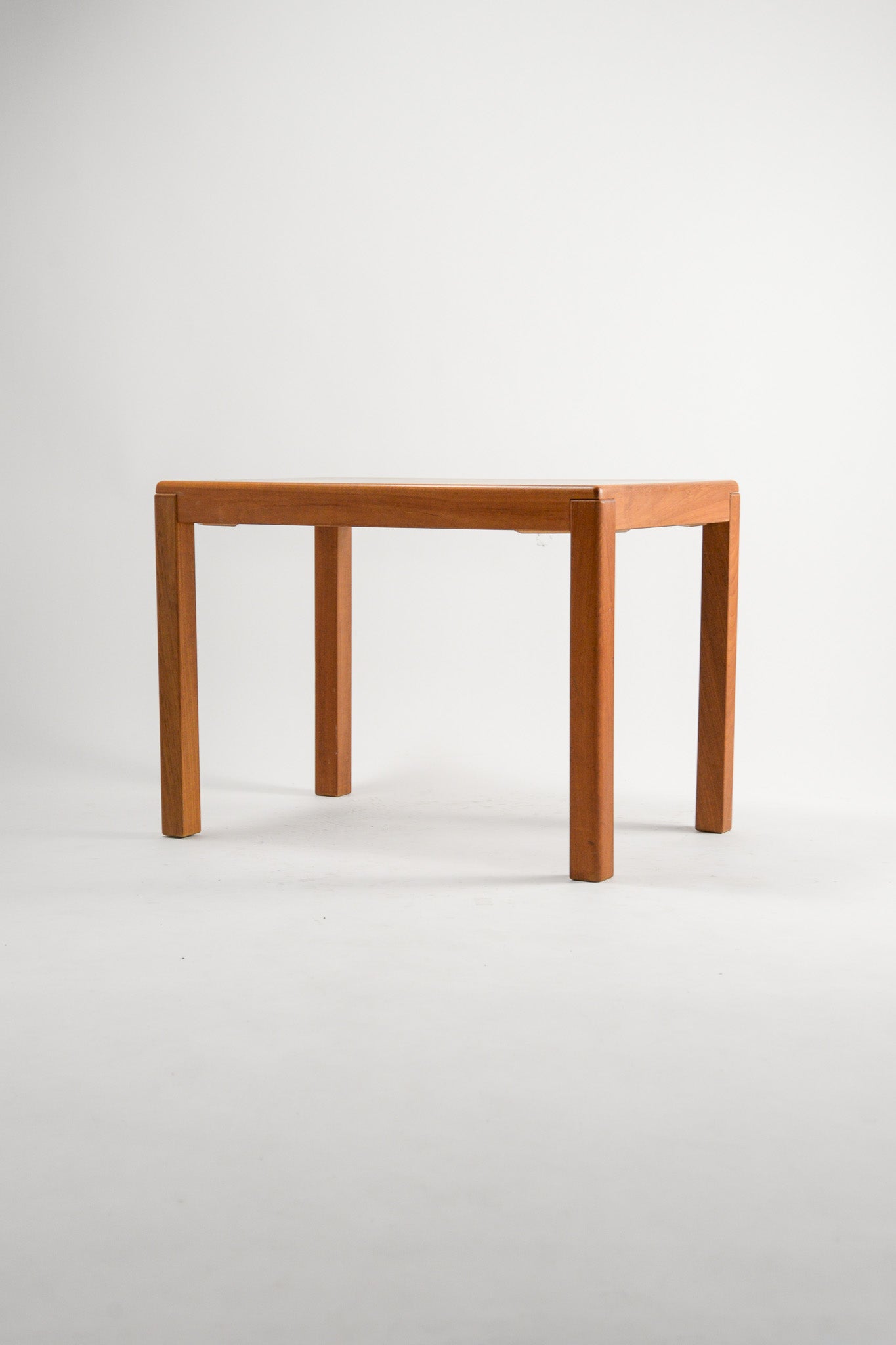 Danish Teak Coffee Table / デンマーク製 チーク コーヒーテーブル