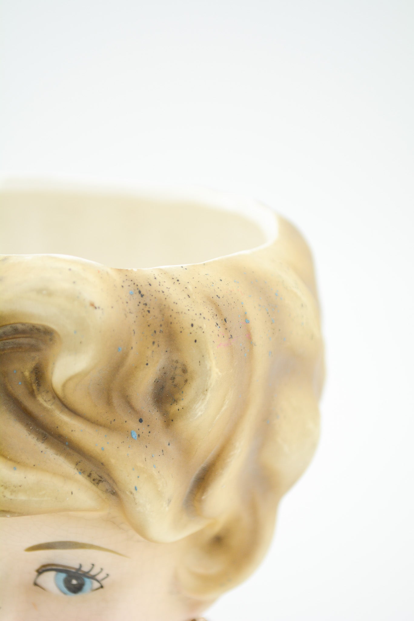 Ceramic Figurine "Woman" / 陶器の女性オブジェ