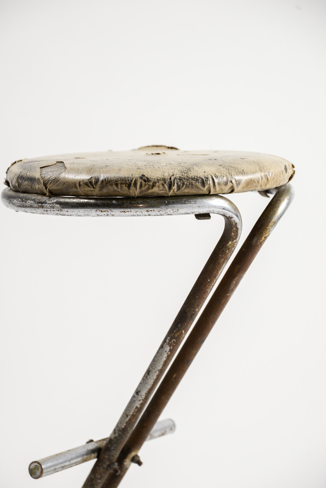 Vintage Z-shaped Bar Stool / ヴィンテージ Z型 バースツール