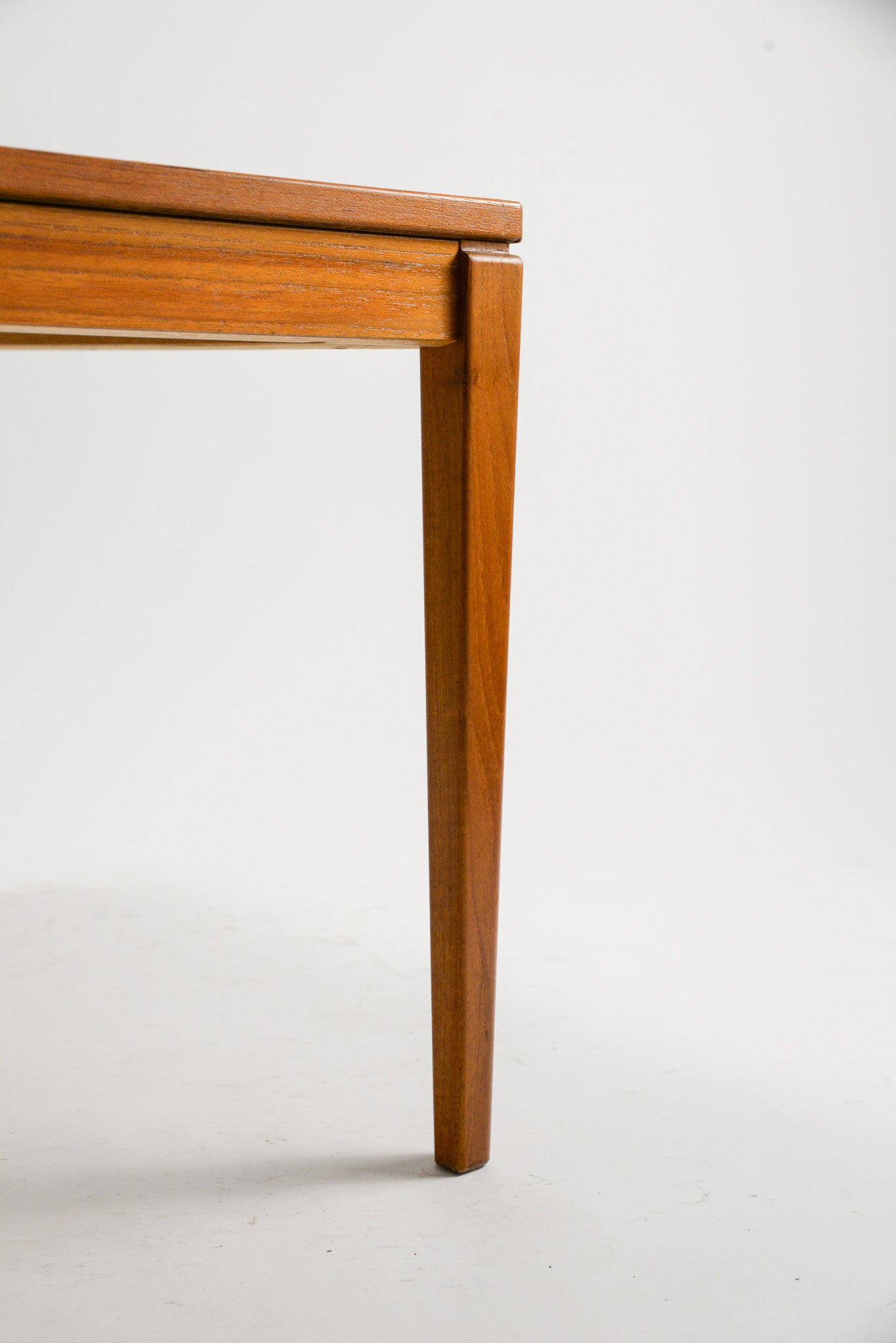 Swedish Vintage Teak Coffee Table / スウェーデン製 ヴィンテージ チーク コーヒーテーブ