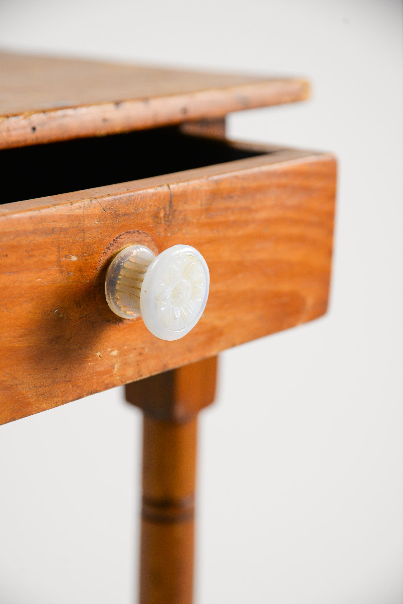 Vintage Side Table with Drawer / 引き出し付きテーブル