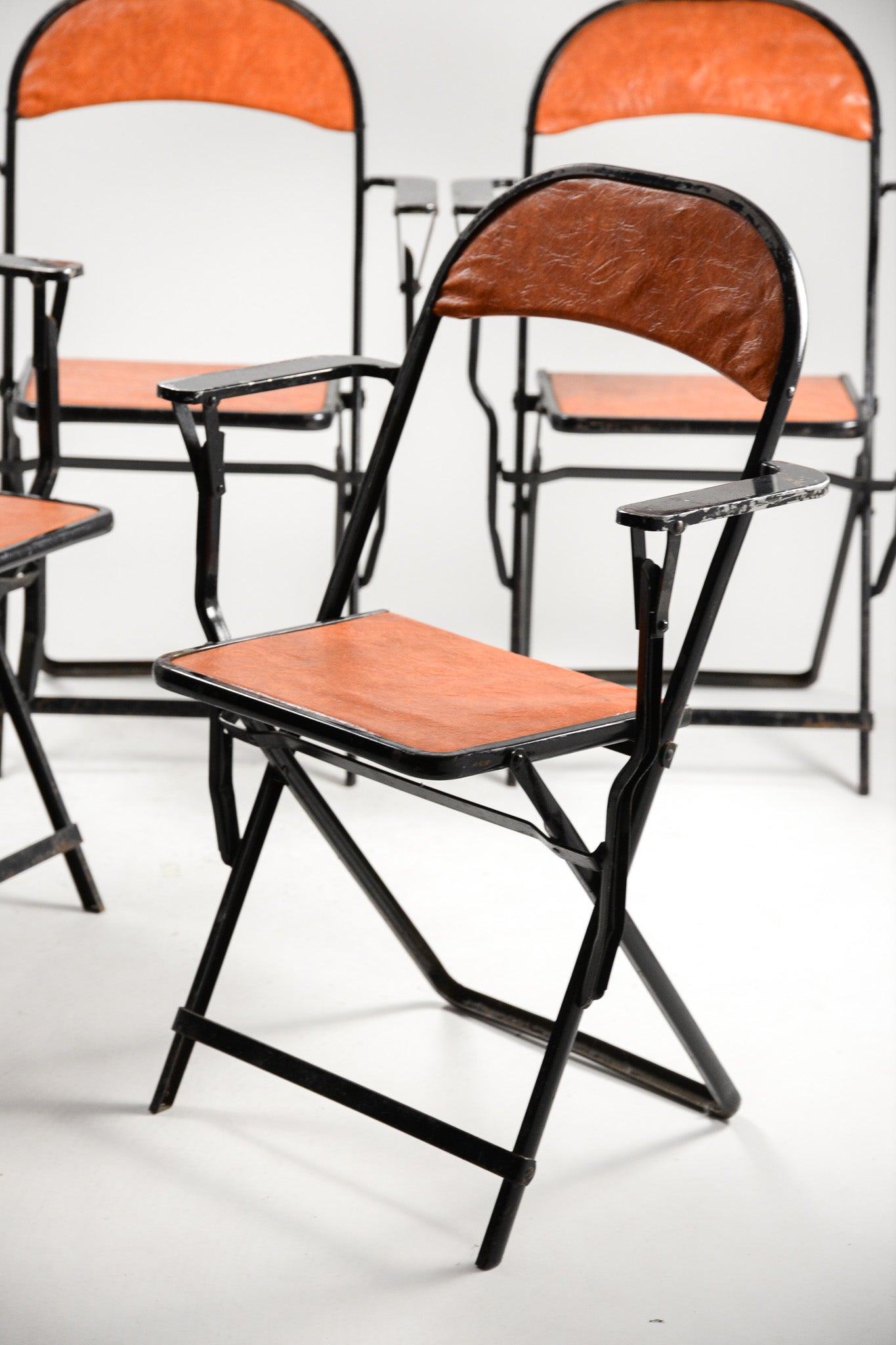 Metal Folding Chair with Armrests / メタルフレーム折りたたみ椅子