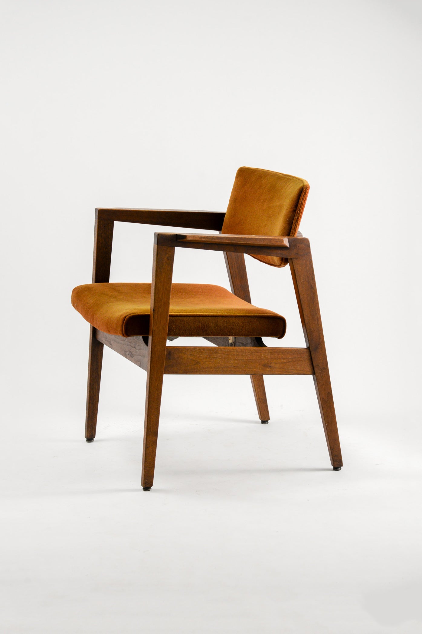 Brown Fabric Armchair / 茶ファブリックアームチェア