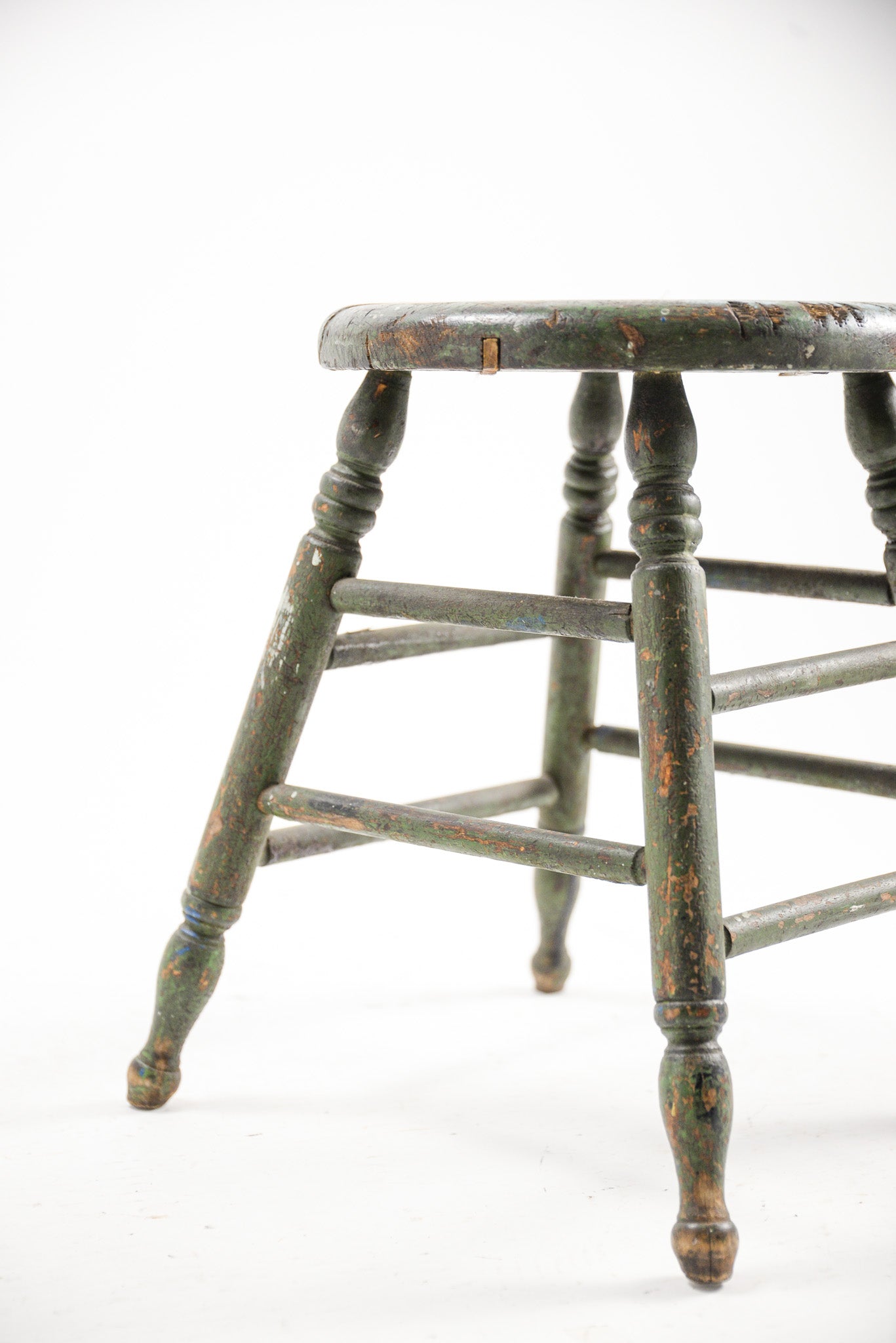 Wooden Tripod Stool / 木製スツール