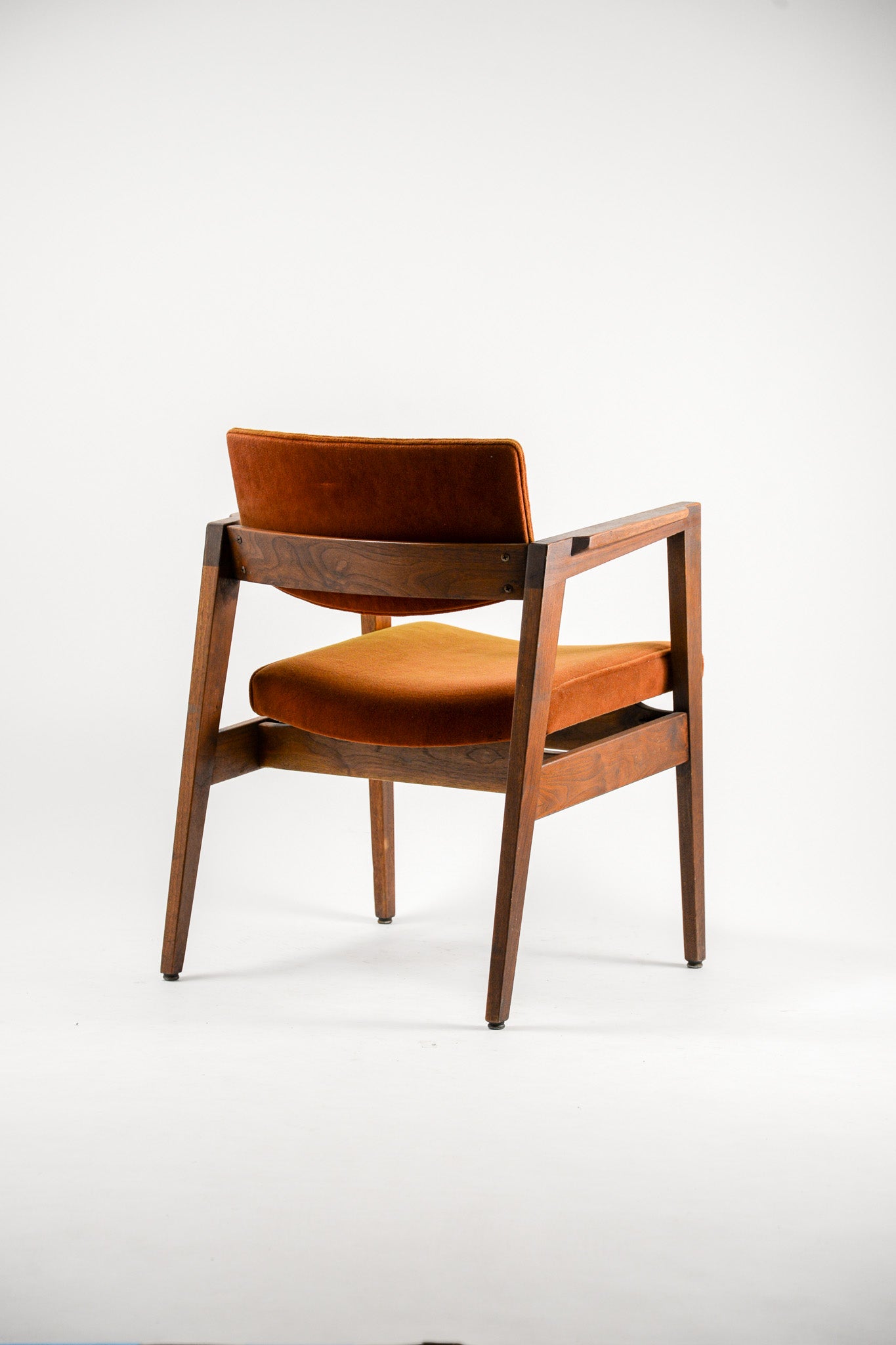 Brown Fabric Armchair / 茶ファブリックアームチェア