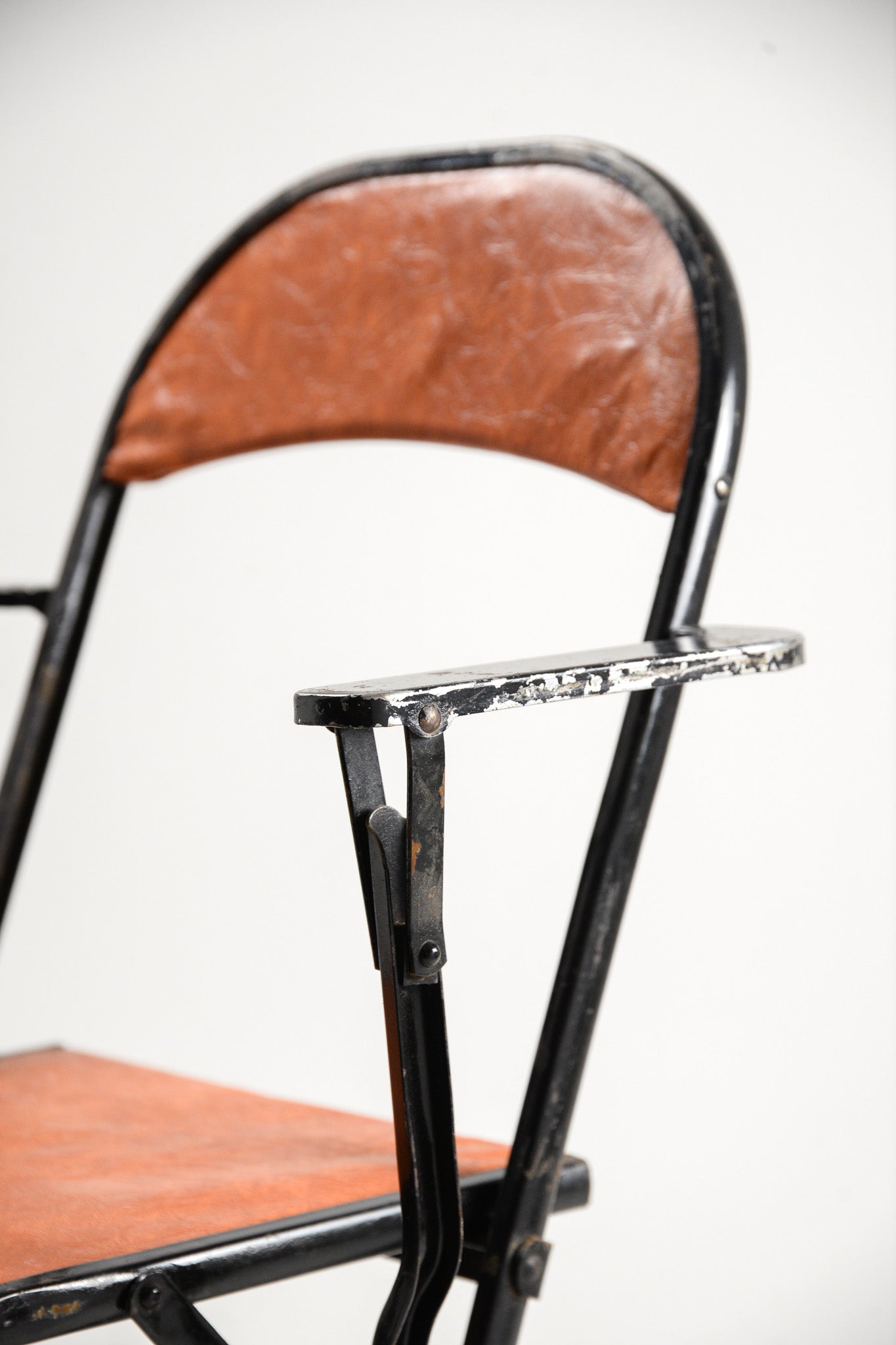 Metal Frame Folding Chair / メタルフレーム折りたたみチェア