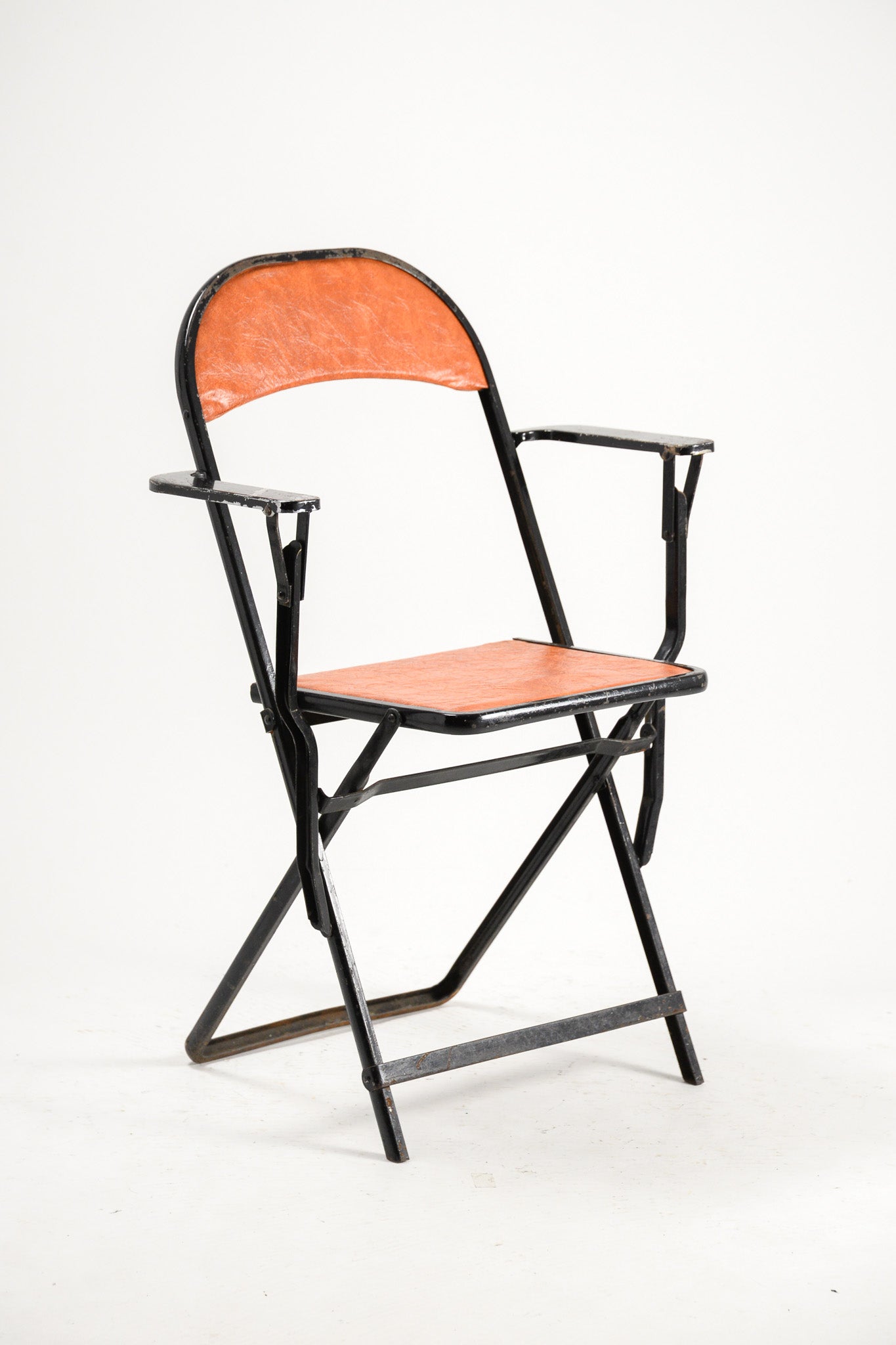 Metal Folding Chair with Armrests / メタルフレーム折りたたみ椅子