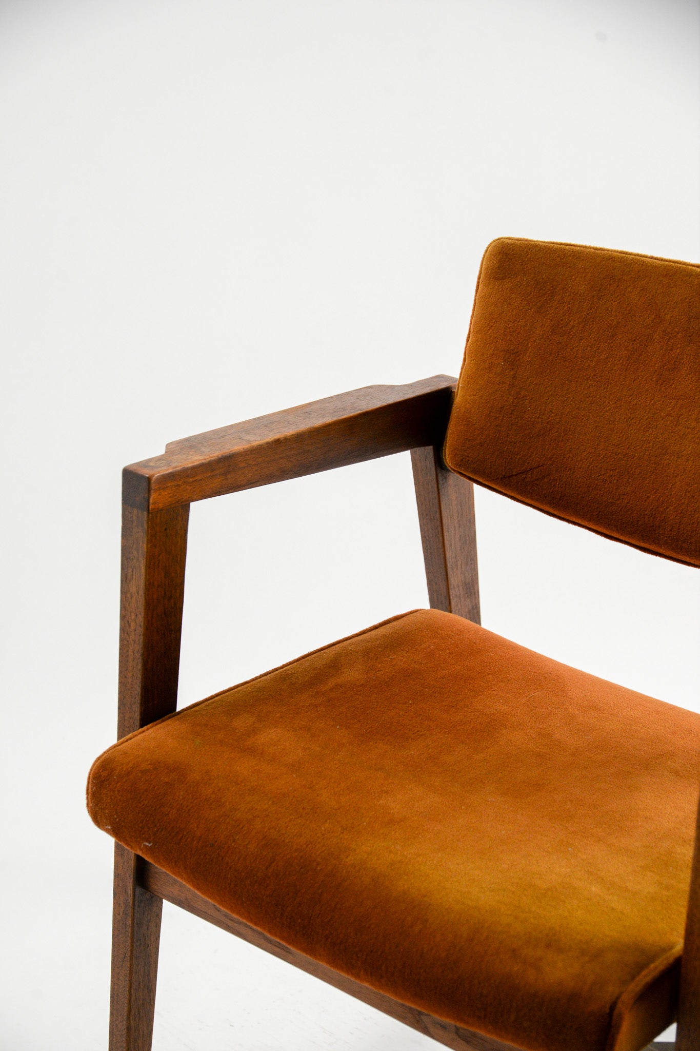 Brown Fabric Armchair / 茶ファブリックアームチェア